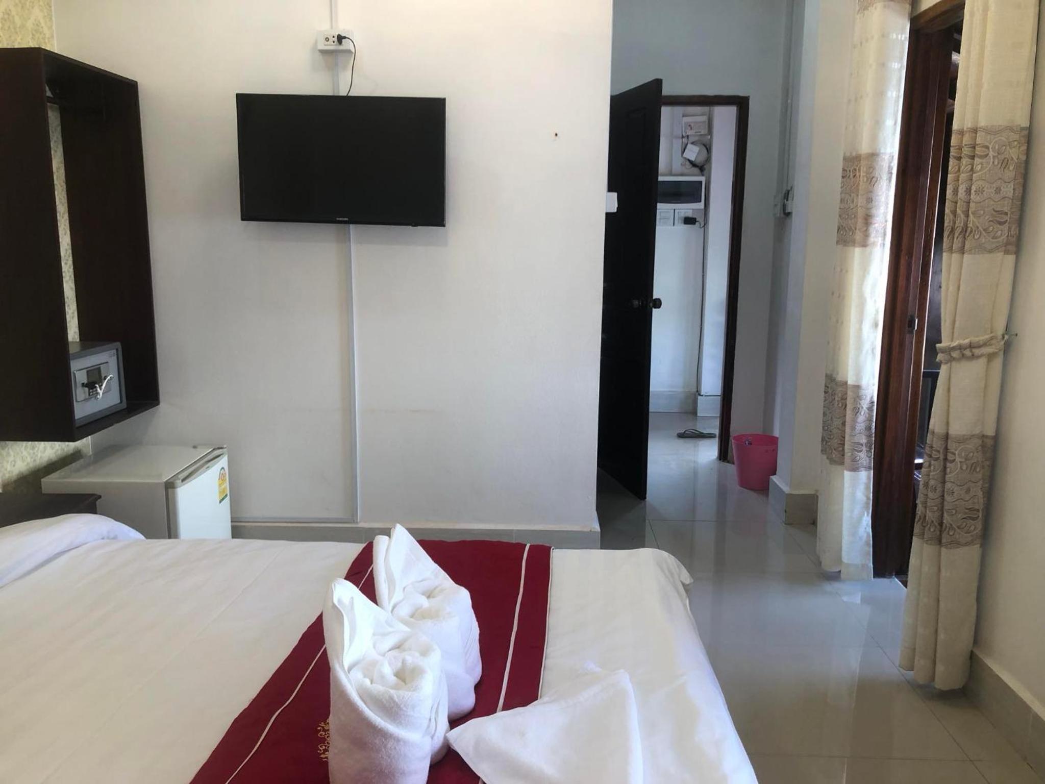 Deluxe Double Room With Balcony - Photo 1