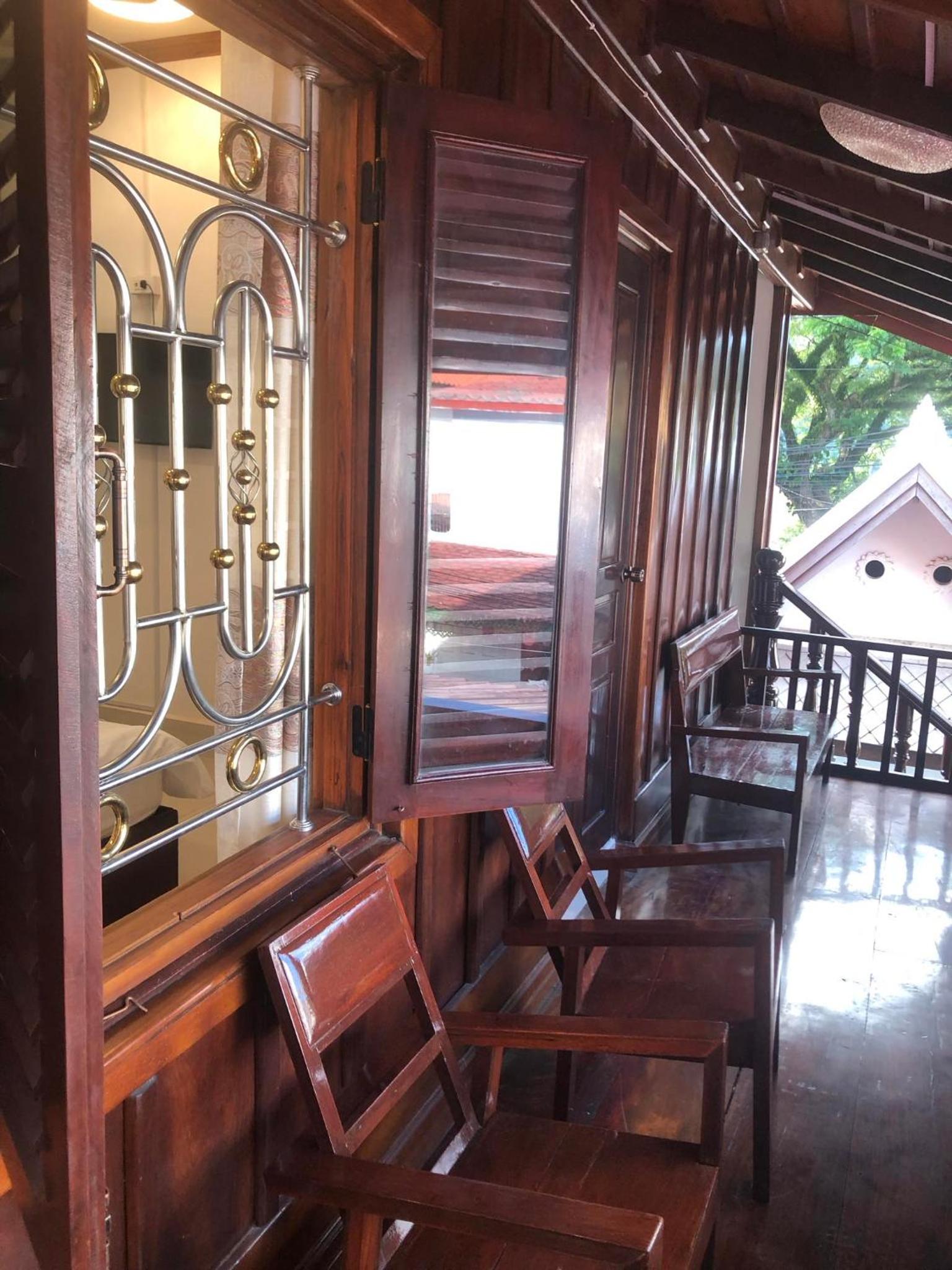 Deluxe Double Room With Balcony - Photo 3