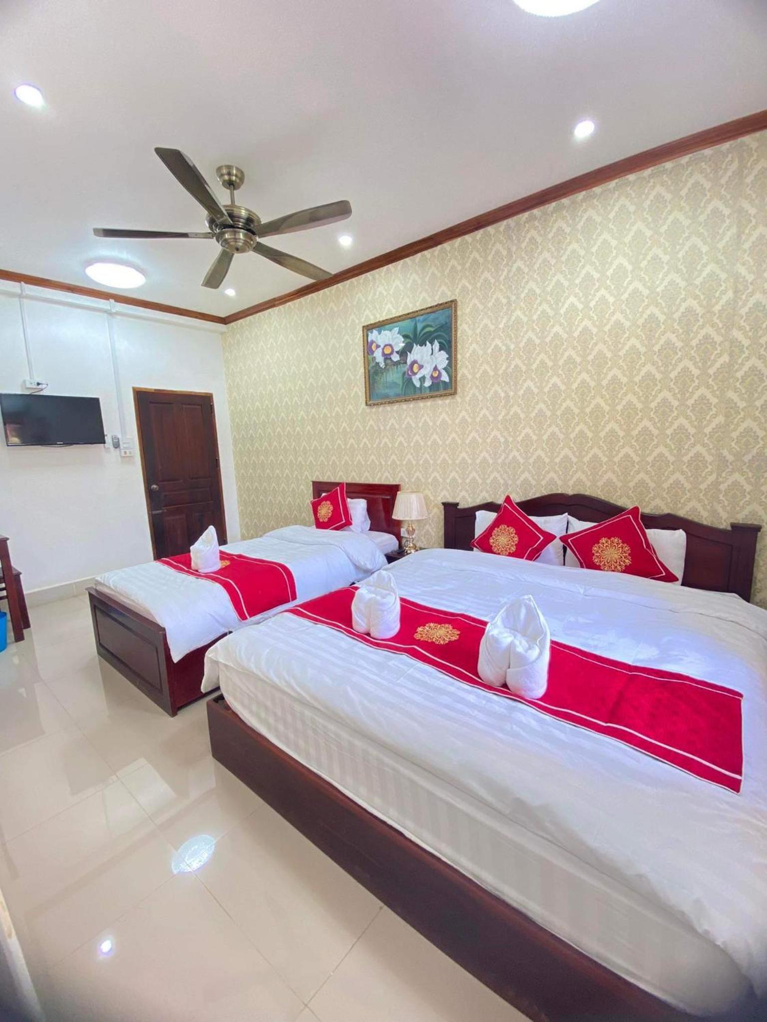Deluxe Triple Room - Photo 1