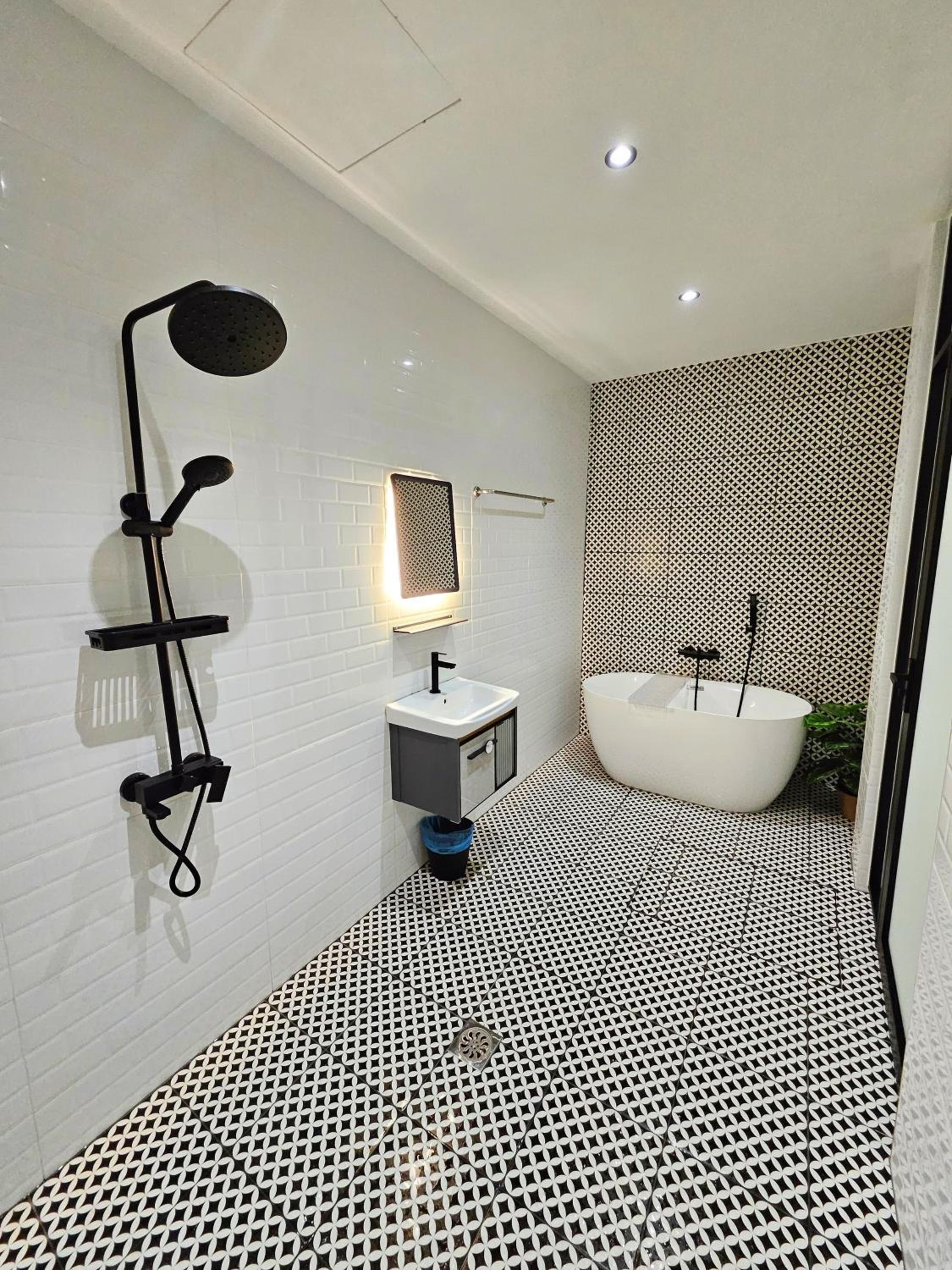 Standard King Room - Photo 19