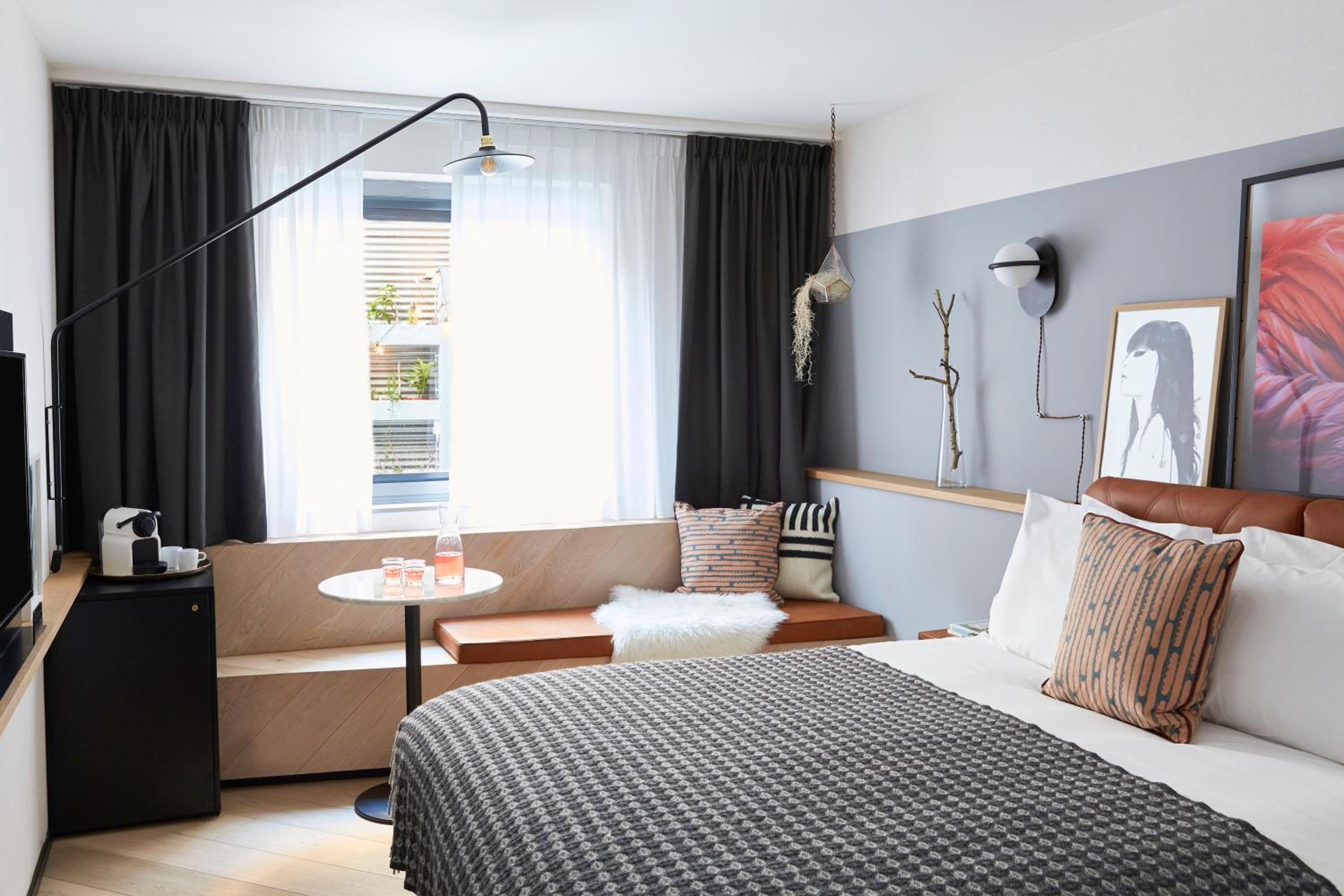 Standard Double Room - Photo 11