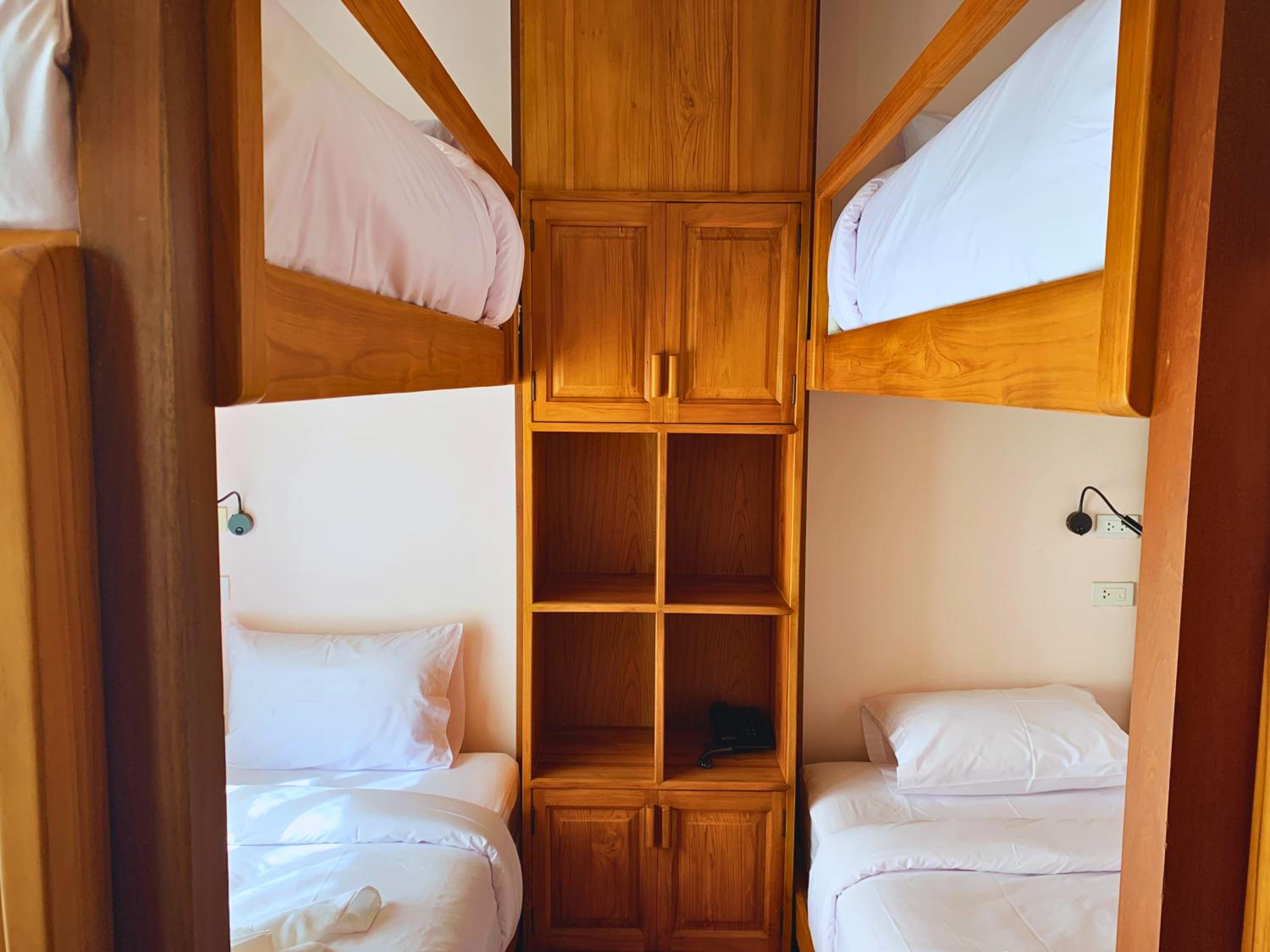 Bunk Bed In Mixed Dormitory Room photo 2
