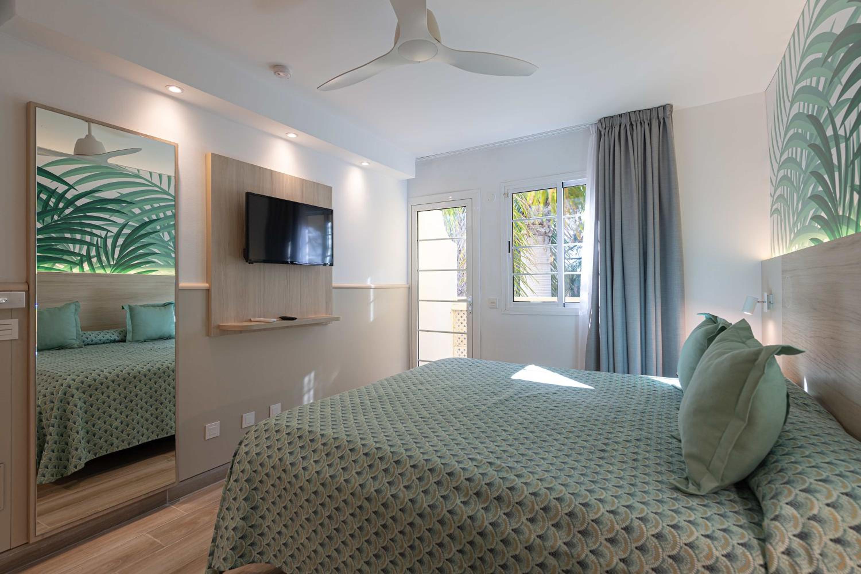 Two-Bedroom Bungalow (2 Adults + 2 Children) - Photo 4