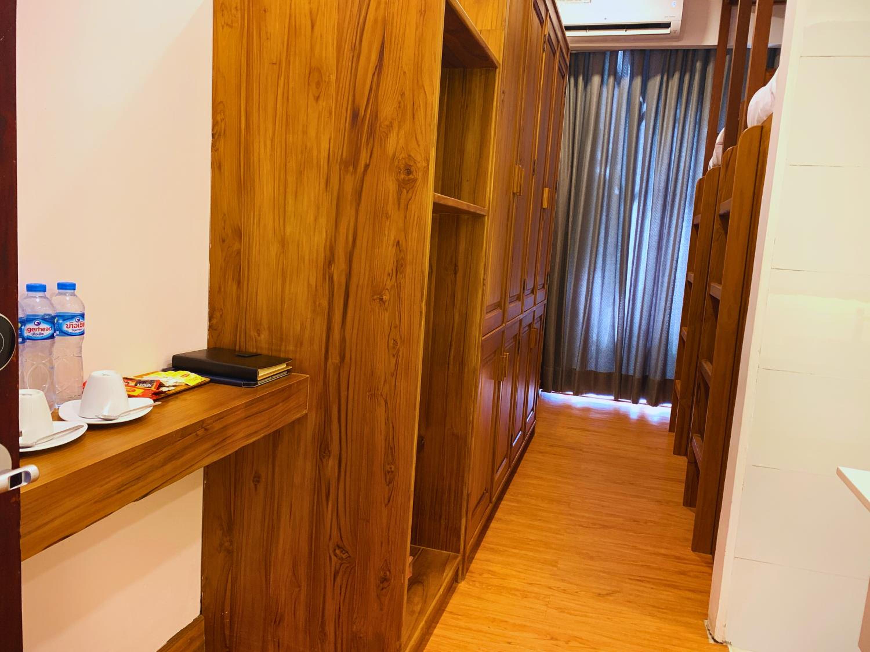 Bunk Bed In Mixed Dormitory Room photo 3