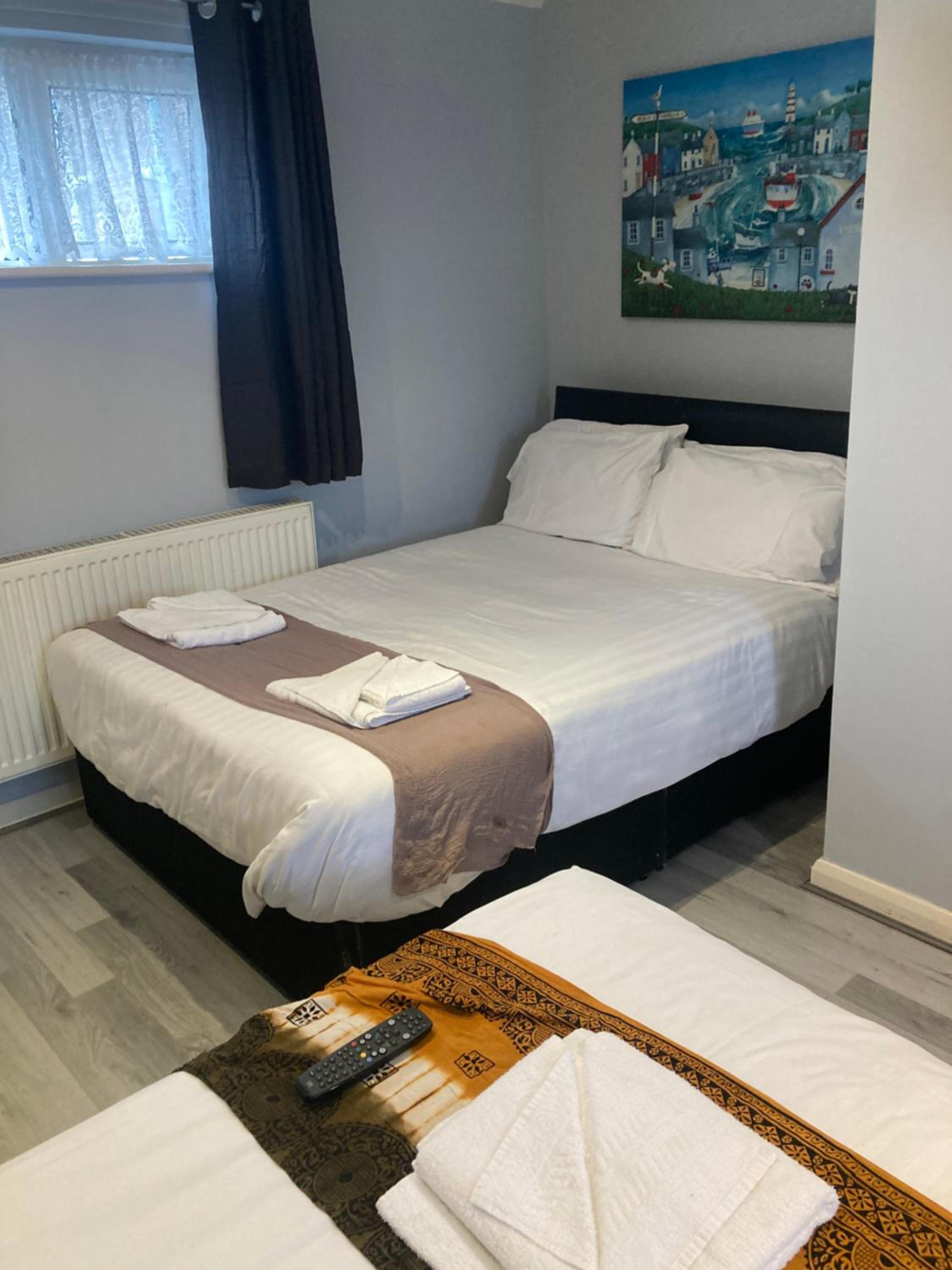 Twin Room - Photo 1