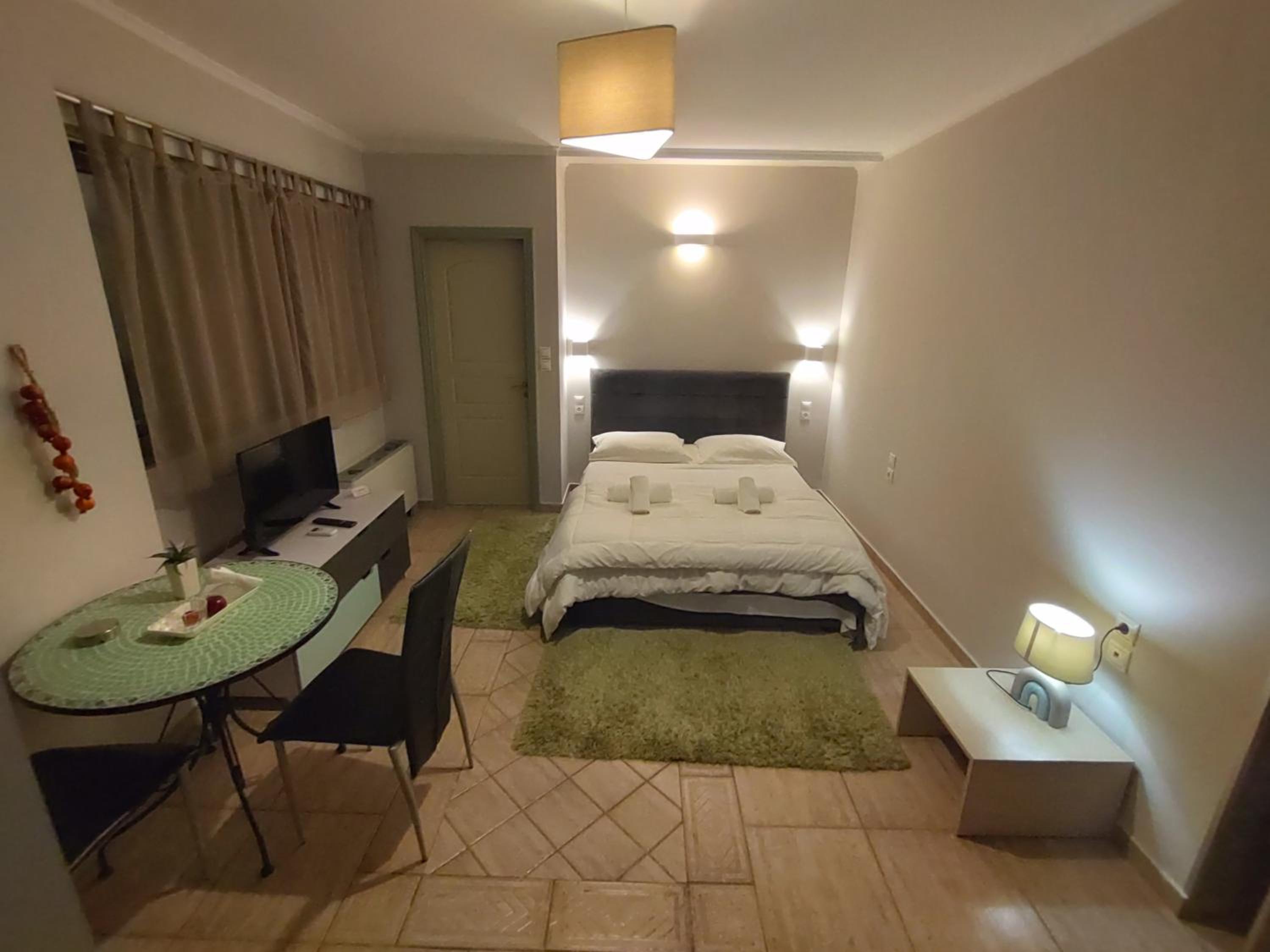 Studio Apartment - Photo 6