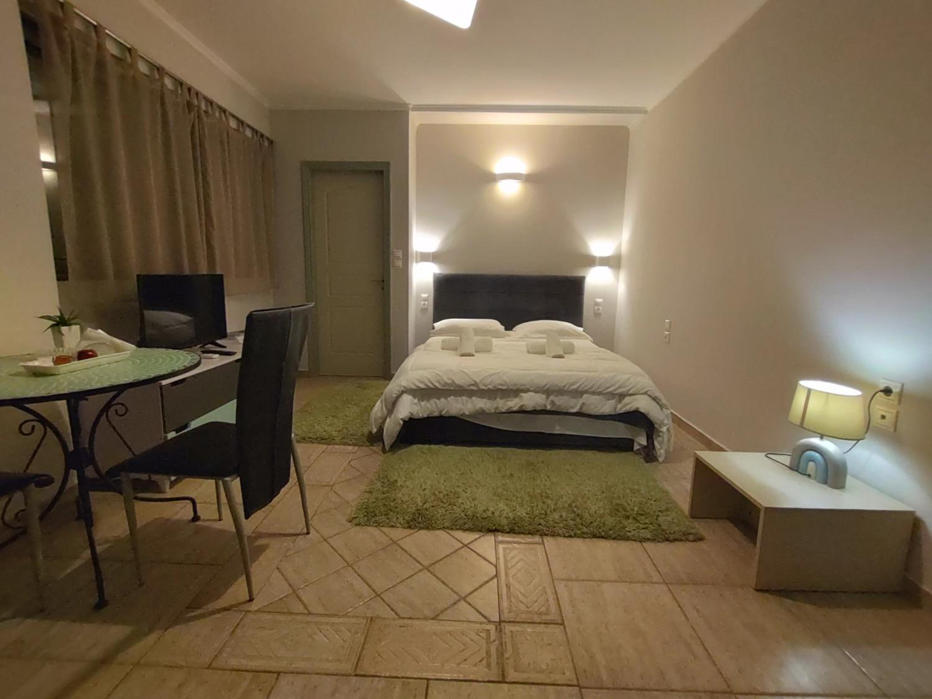 Studio Apartment - Photo 7