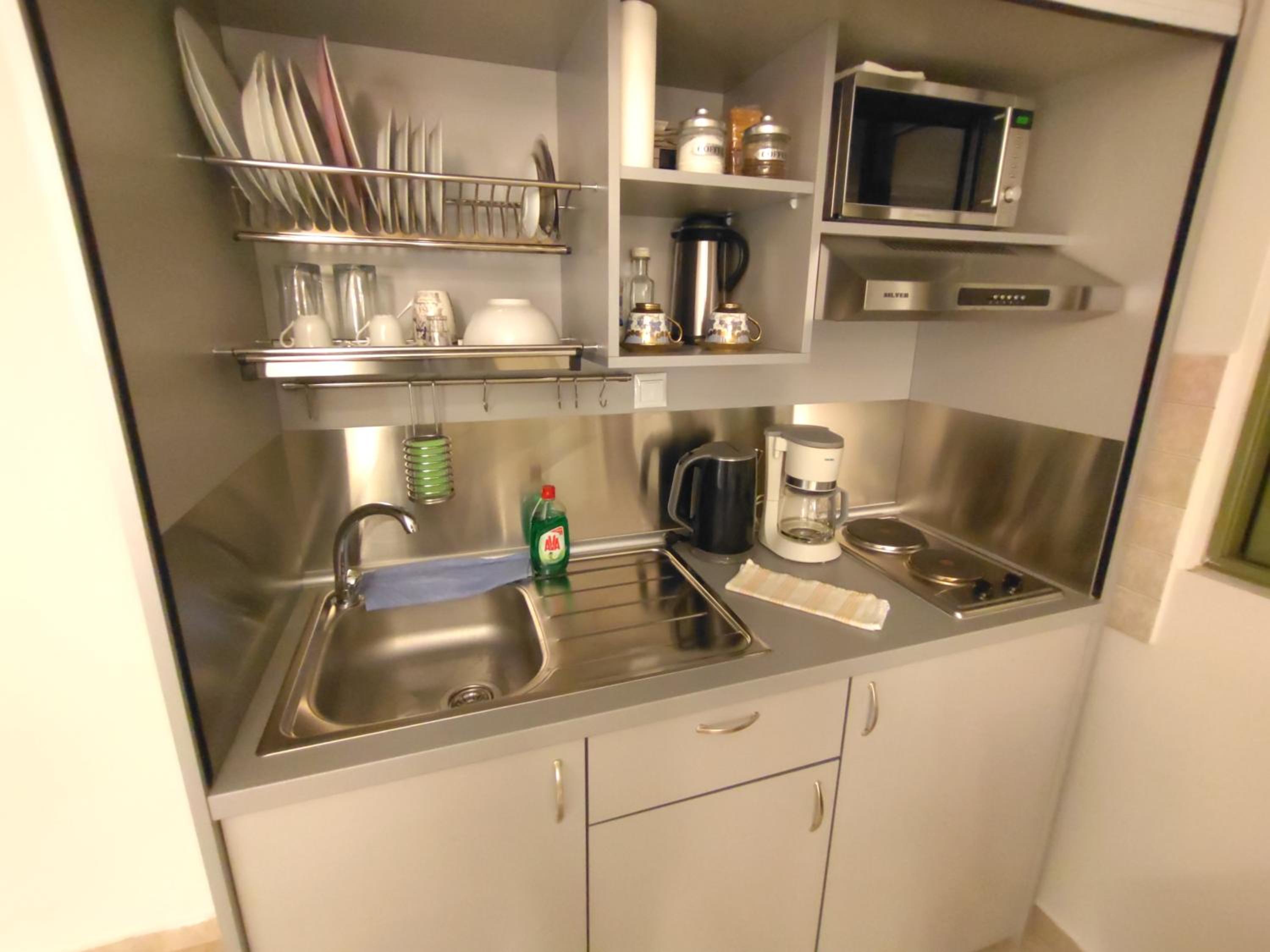 Studio Apartment - Photo 8