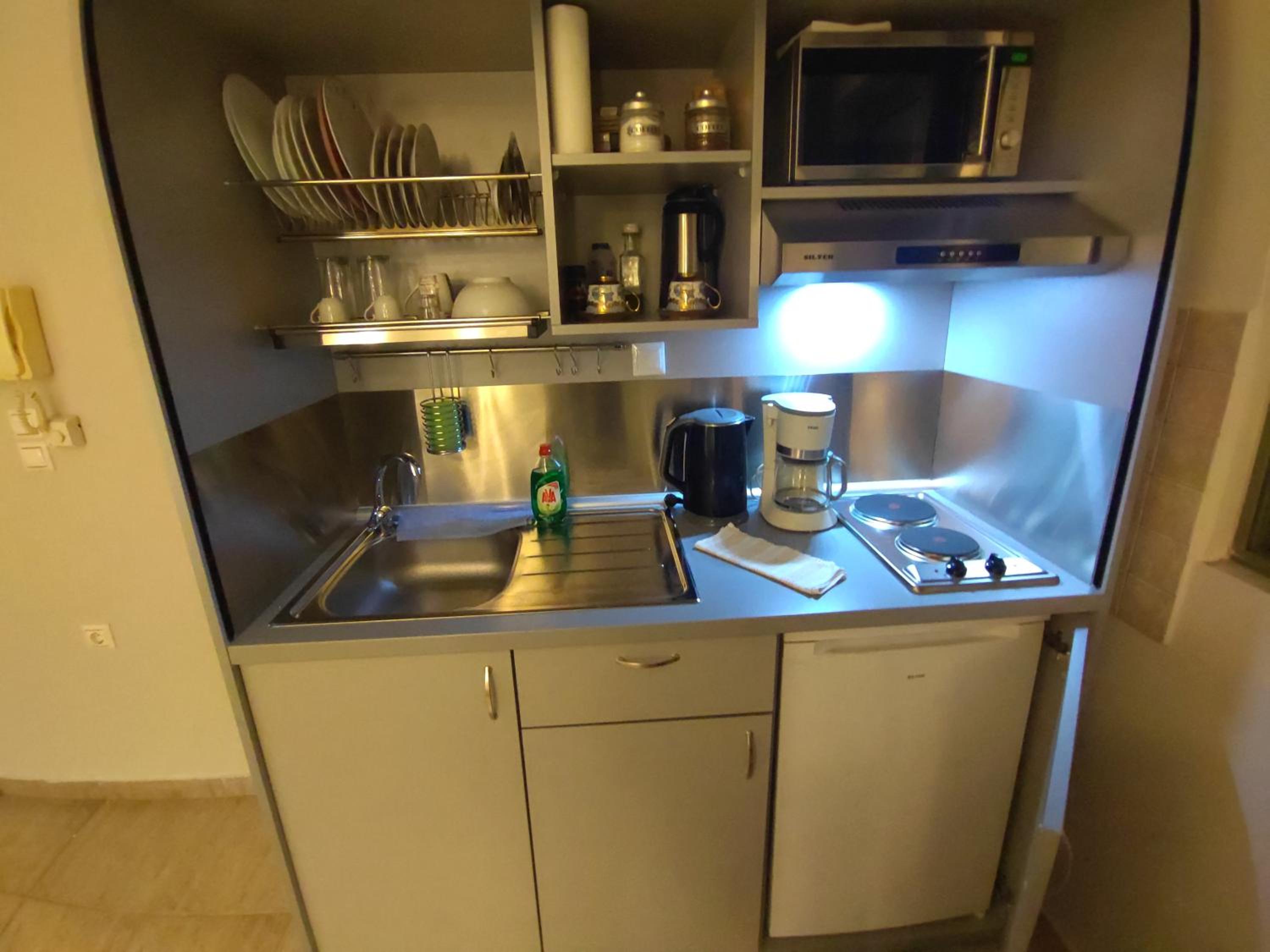 Studio Apartment - Photo 13