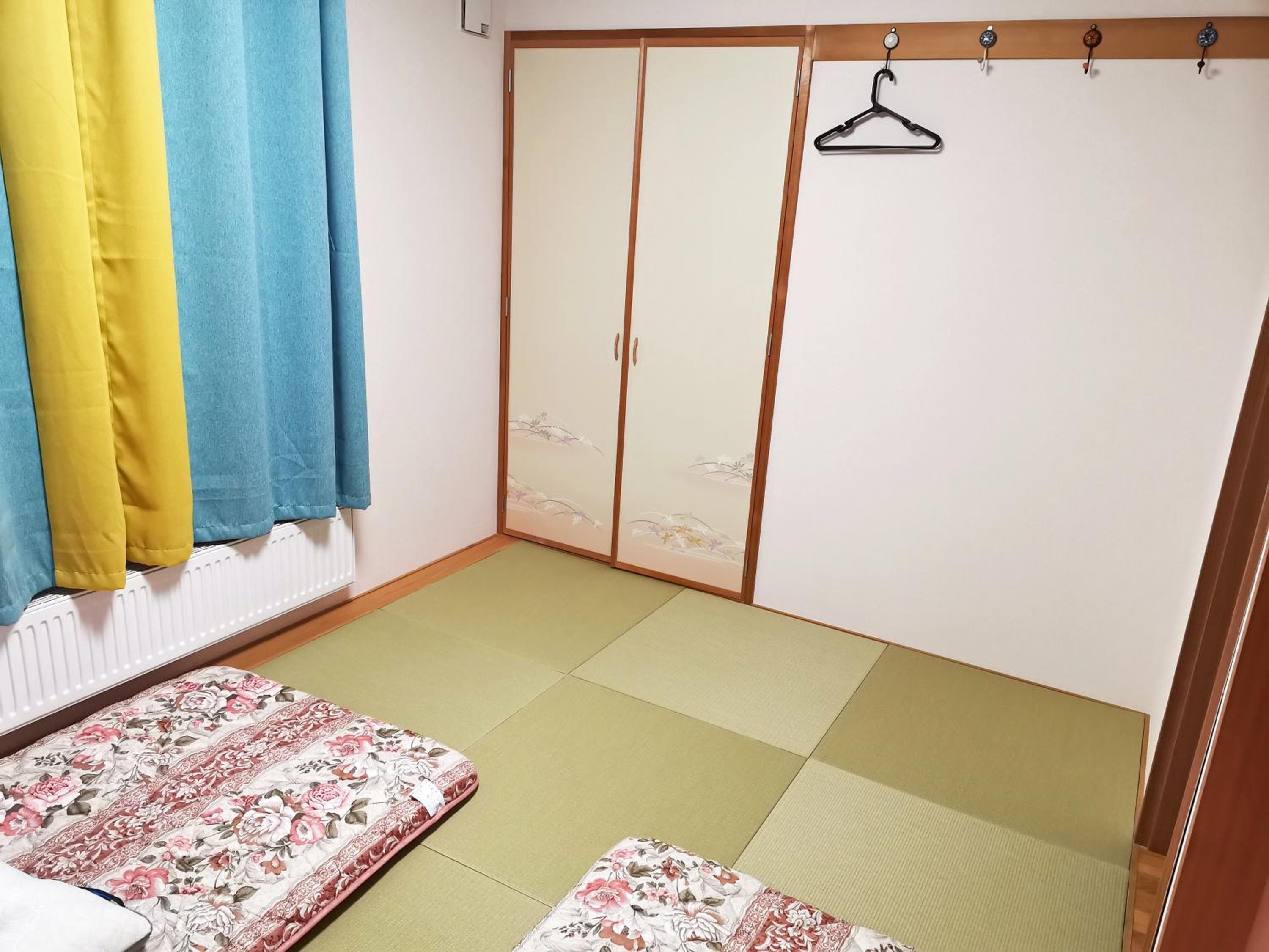 Double Room with Shared Bathroom photo 2