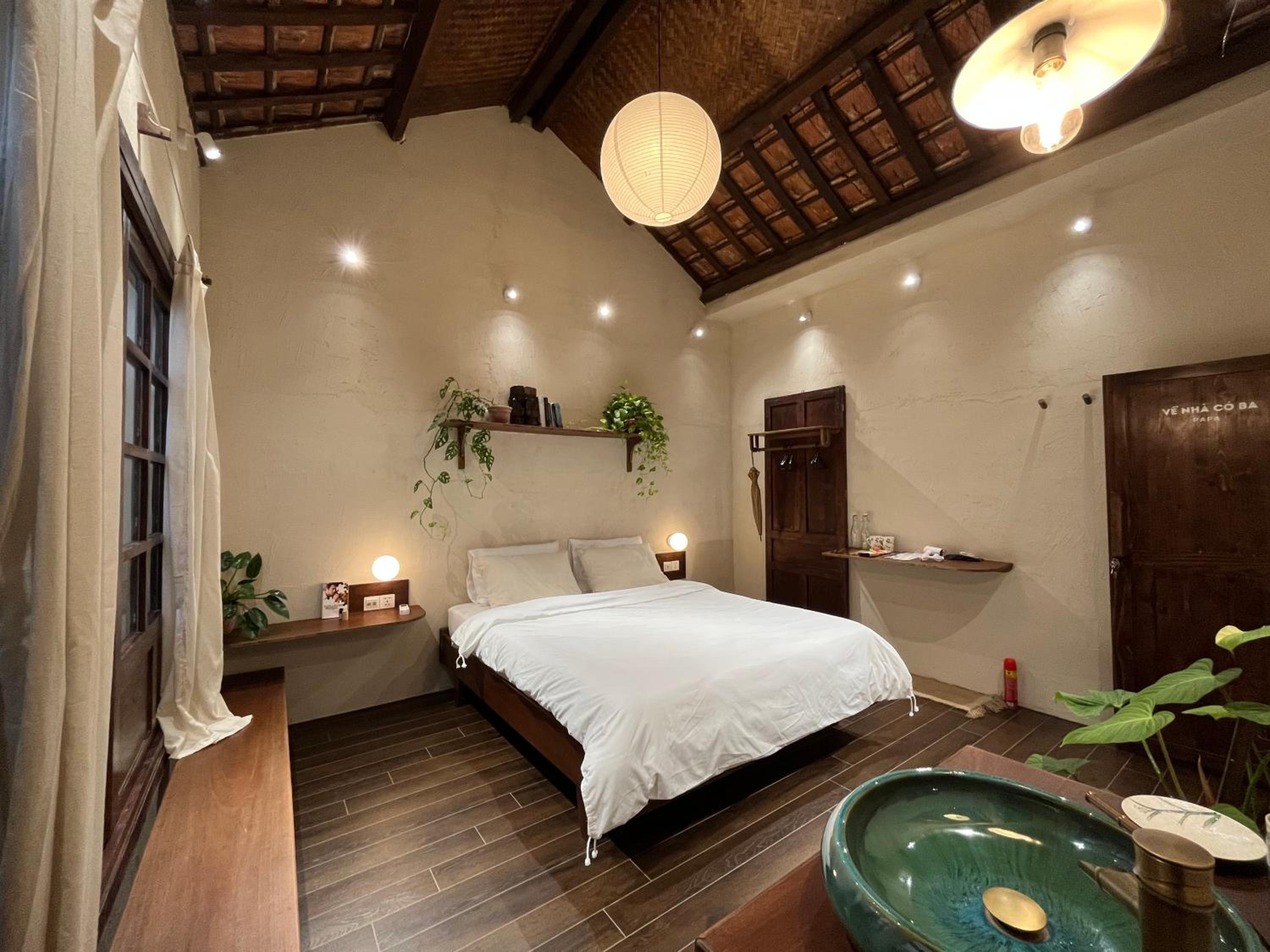 Queen Room with Spa Bath