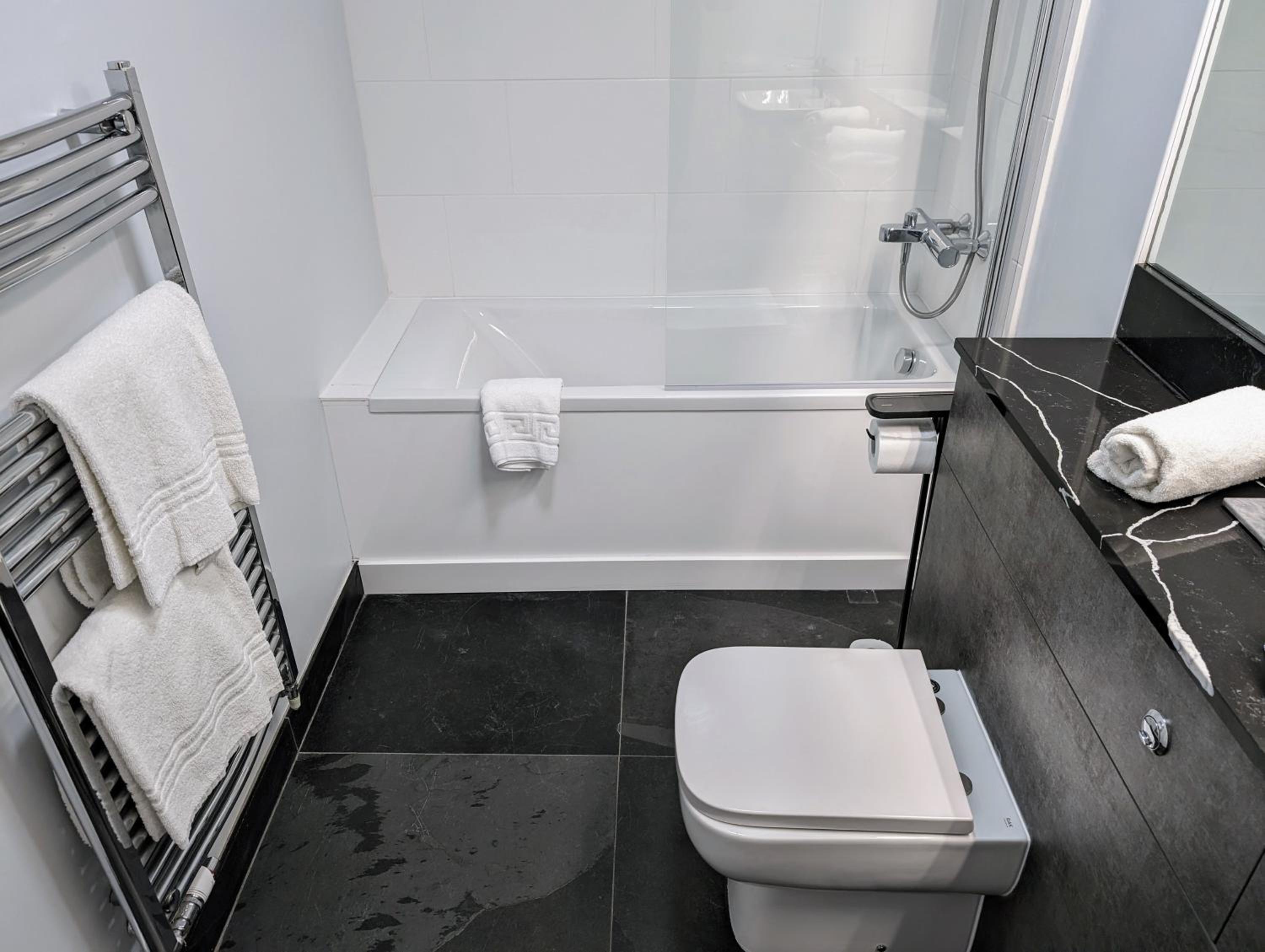Large Double Room photo 3