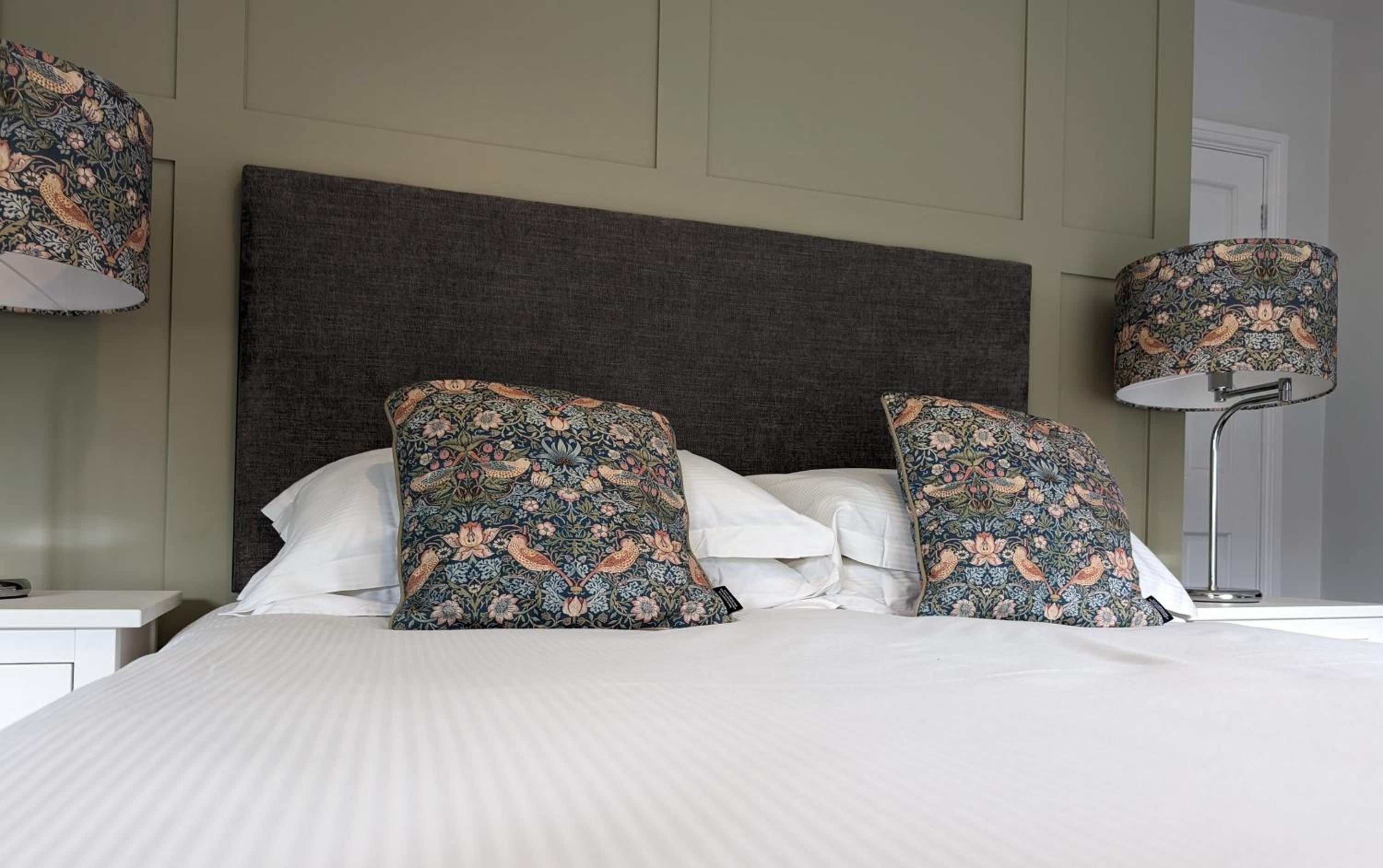 Large Double Room photo 2