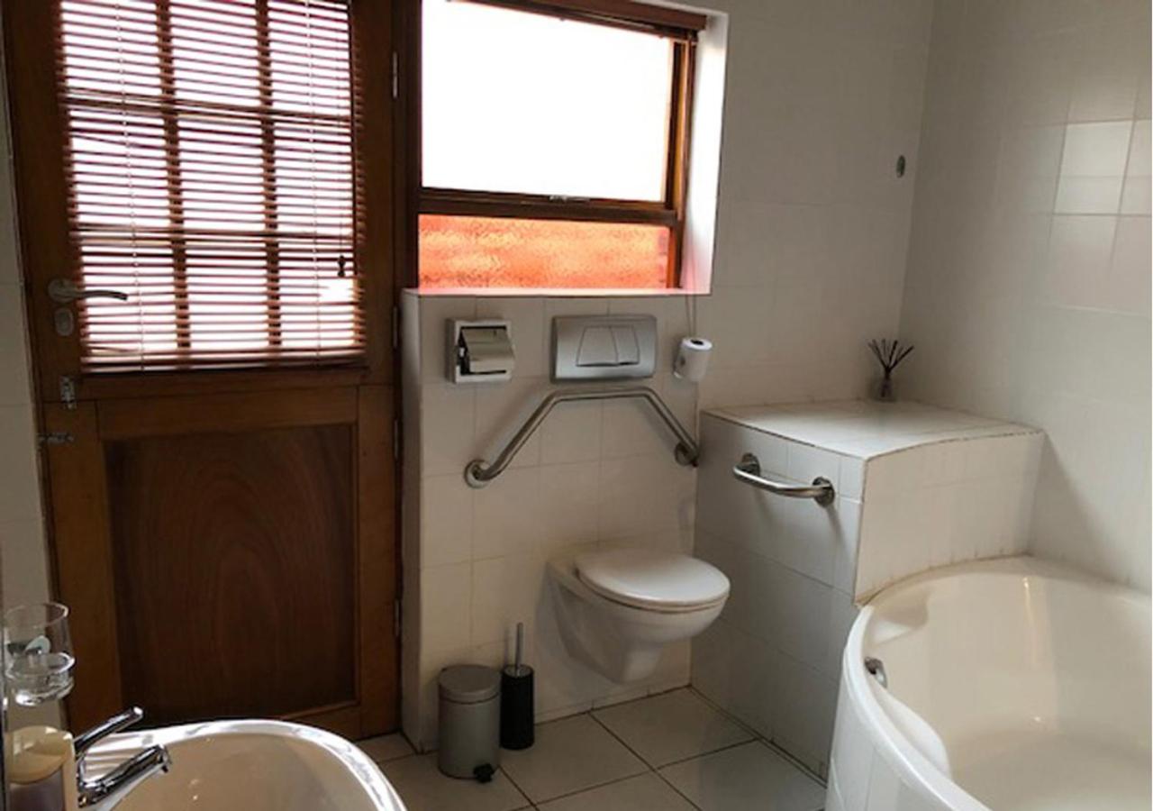 Single Room - Disability Access photo 2