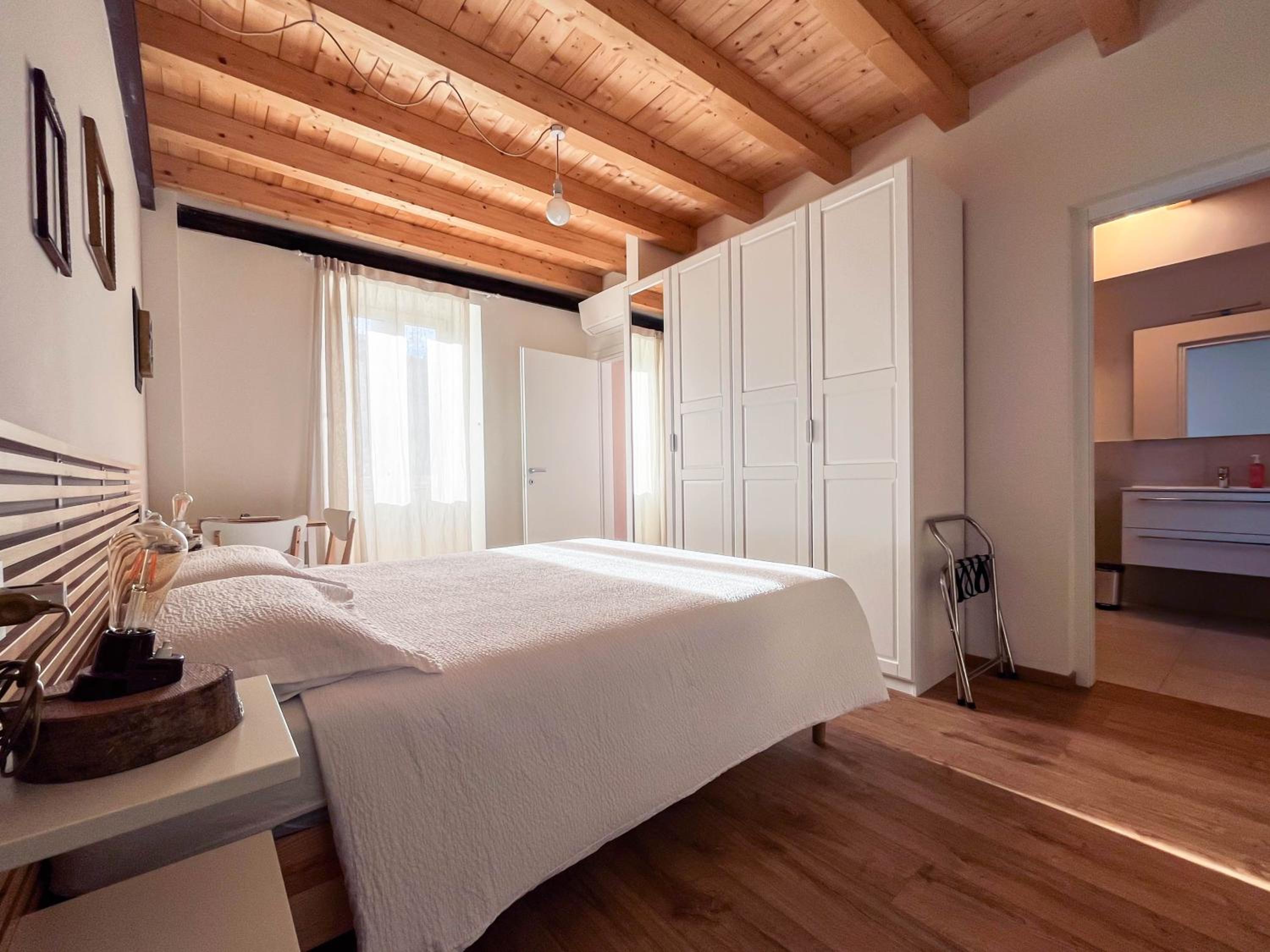Double Room with Private Bathroom photo 2