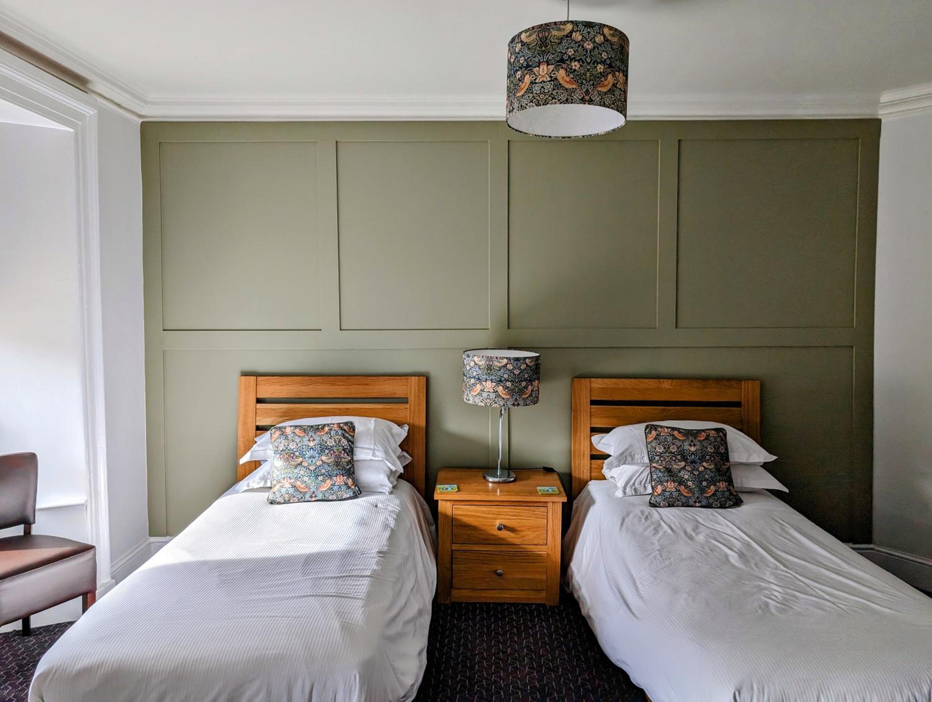 Large Twin Room photo 1