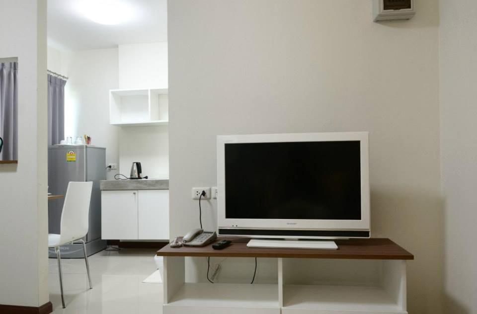 Studio - Photo 5