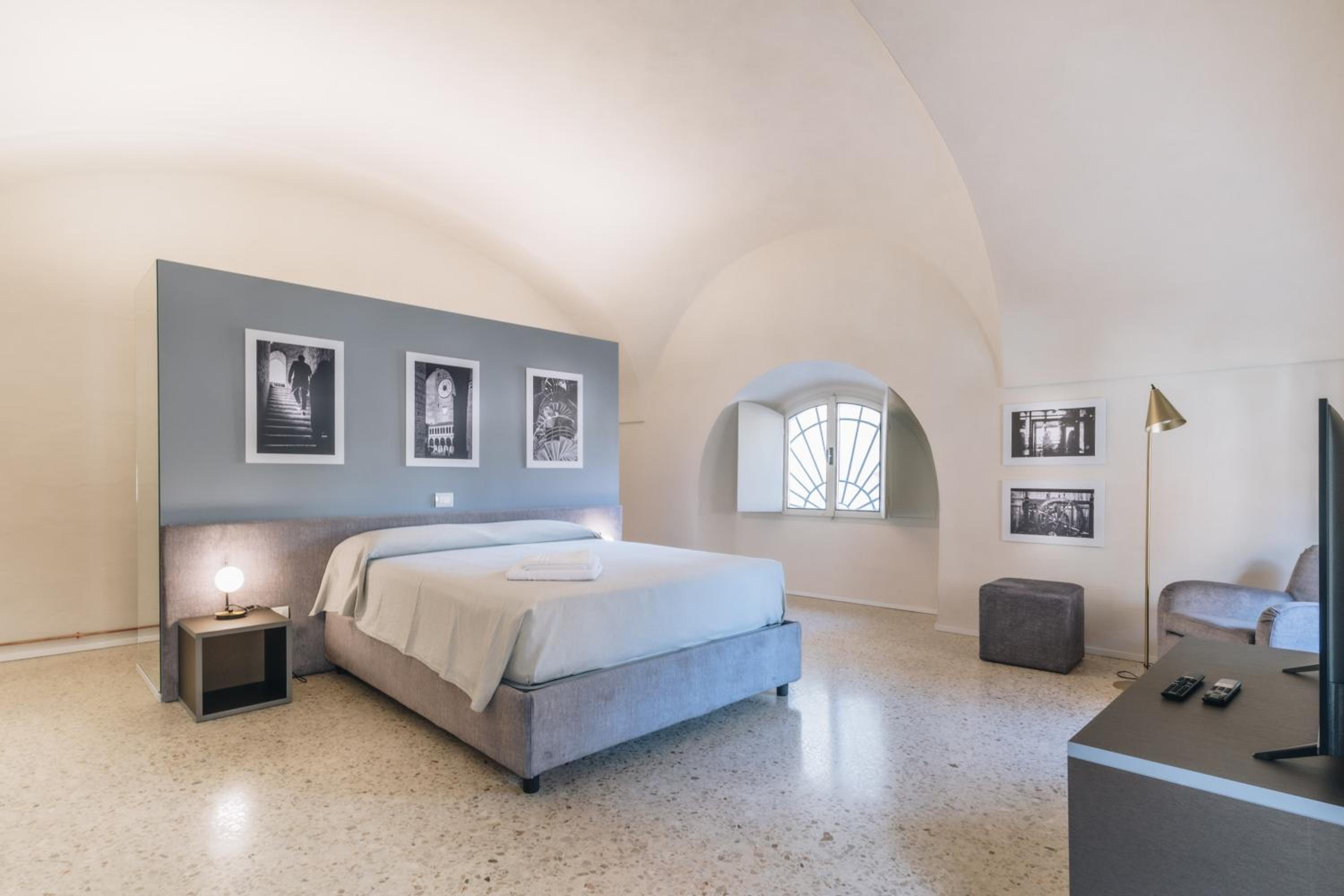 Large Double Room photo 1