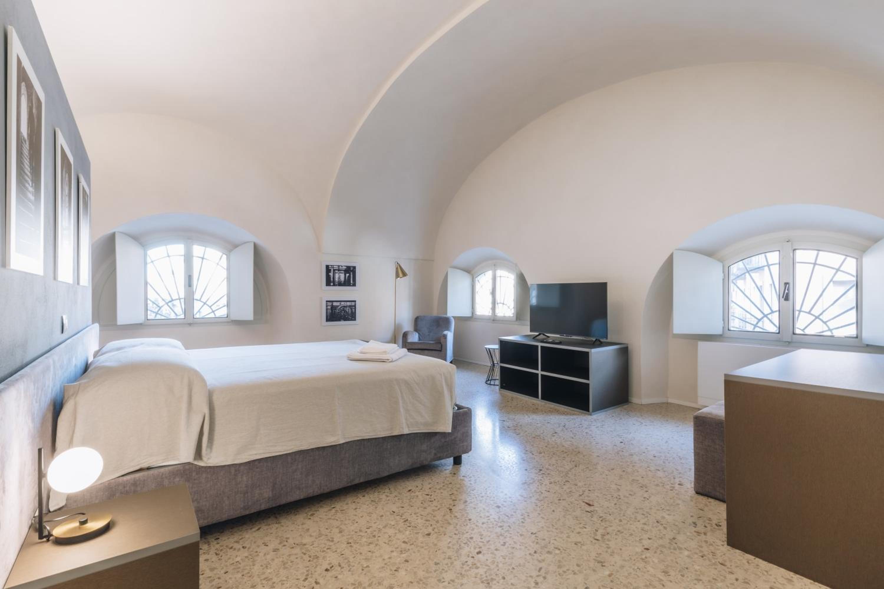 Large Double Room photo 2
