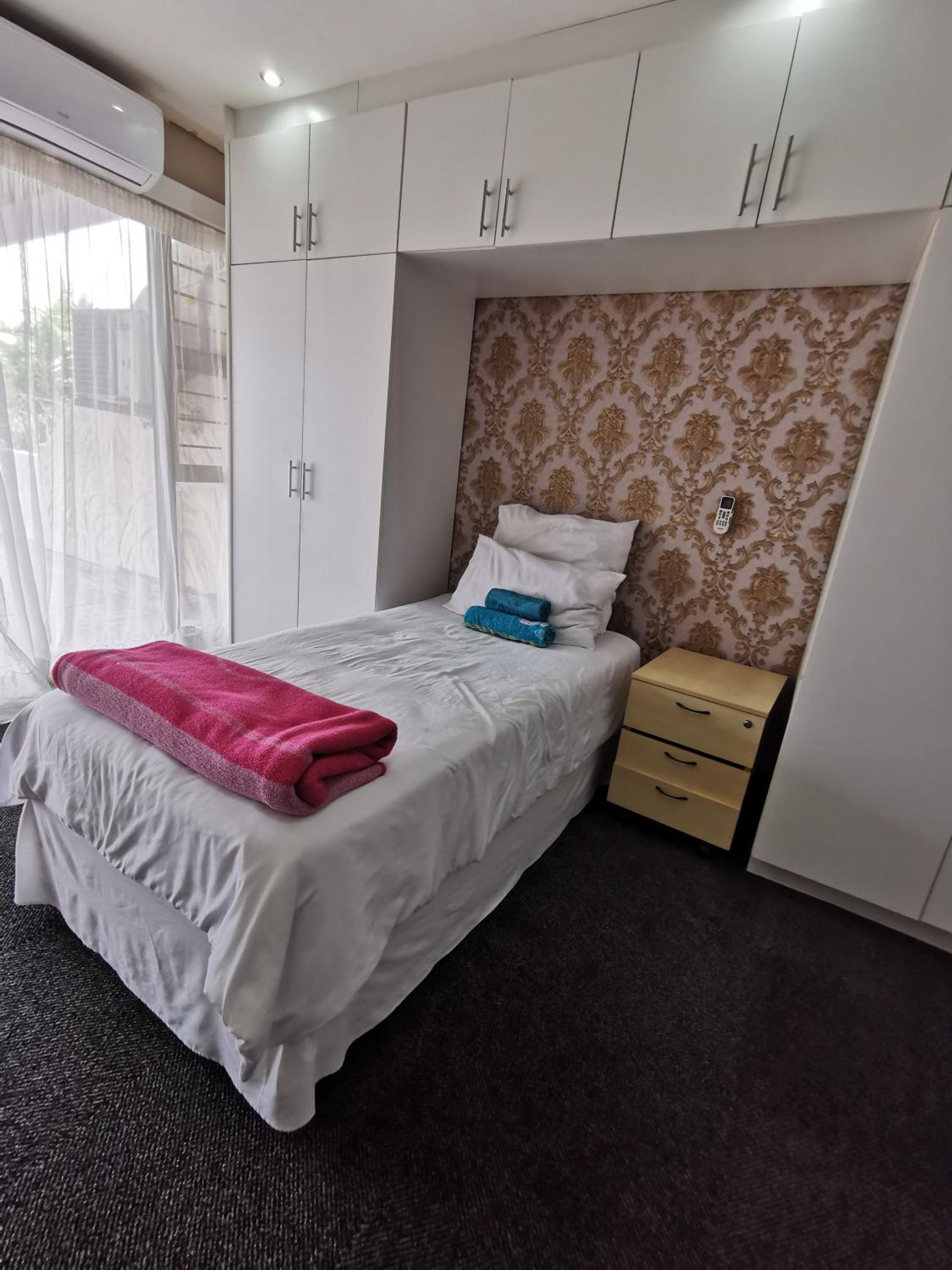 Apartment - Split Level - Photo 20