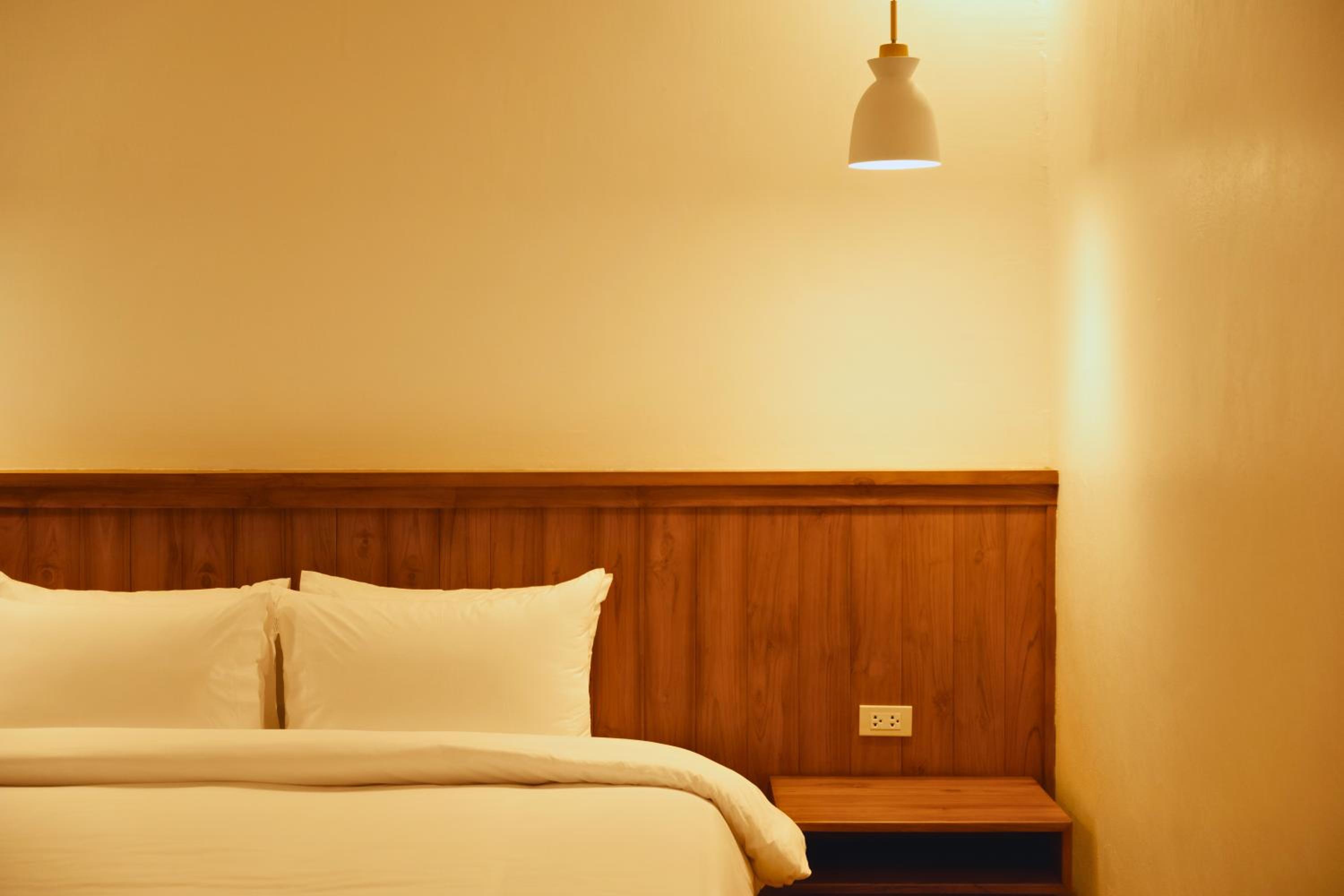 Executive Suite - Photo 9