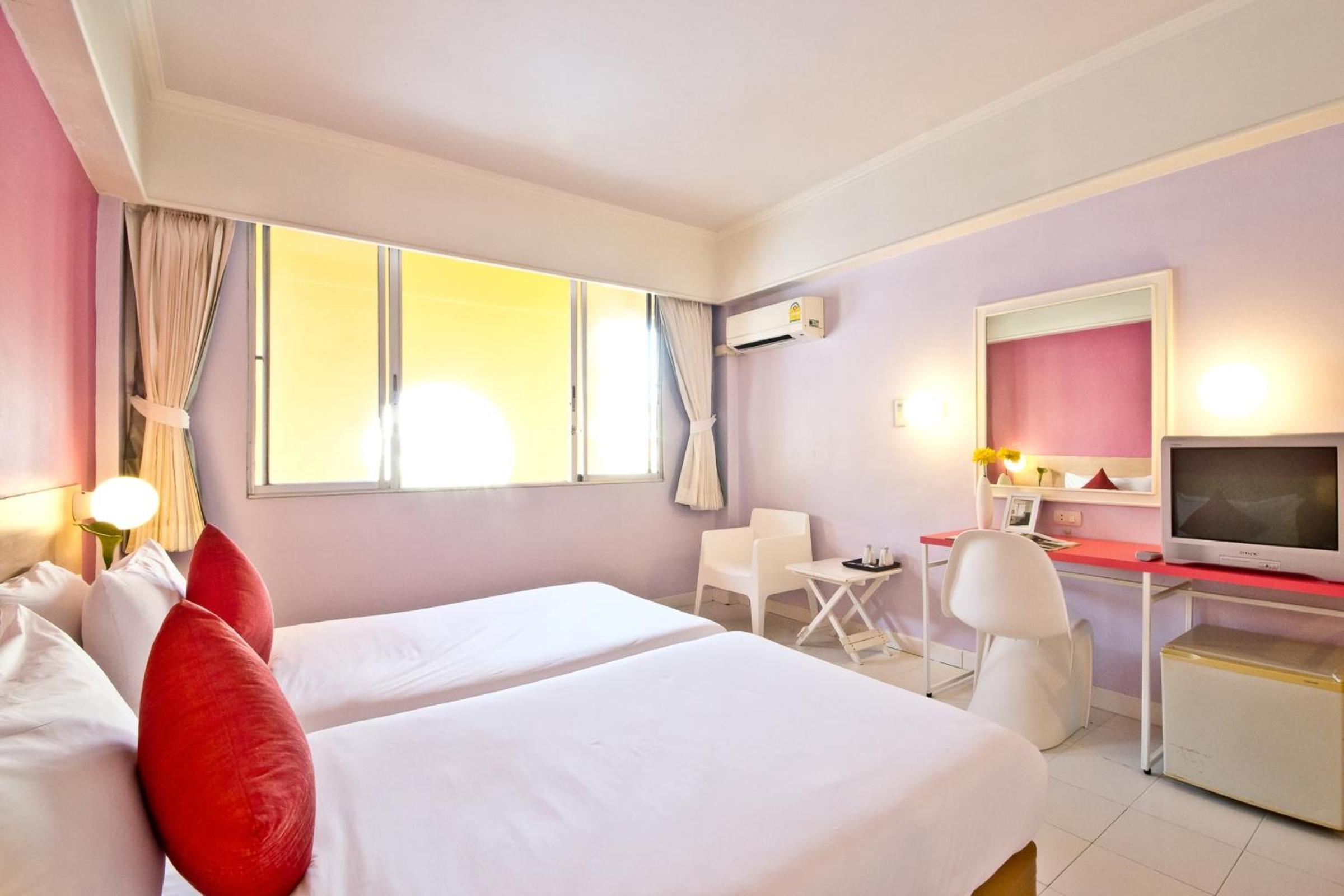 Standard Twin Room - Photo 6
