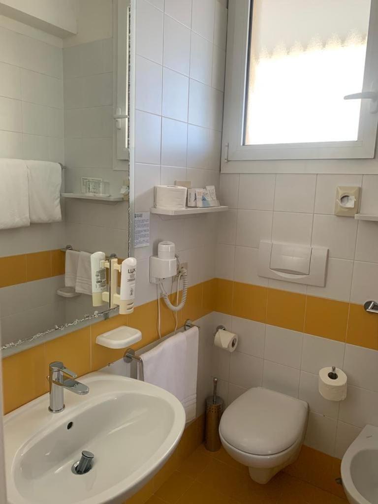 Deluxe Double Room with Frontal Sea View photo 2