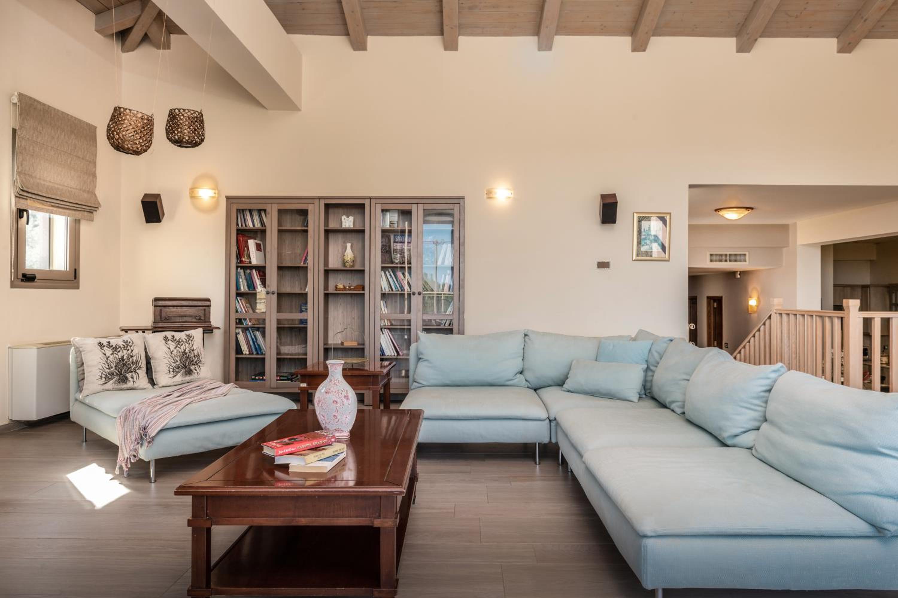 Villa photo 3