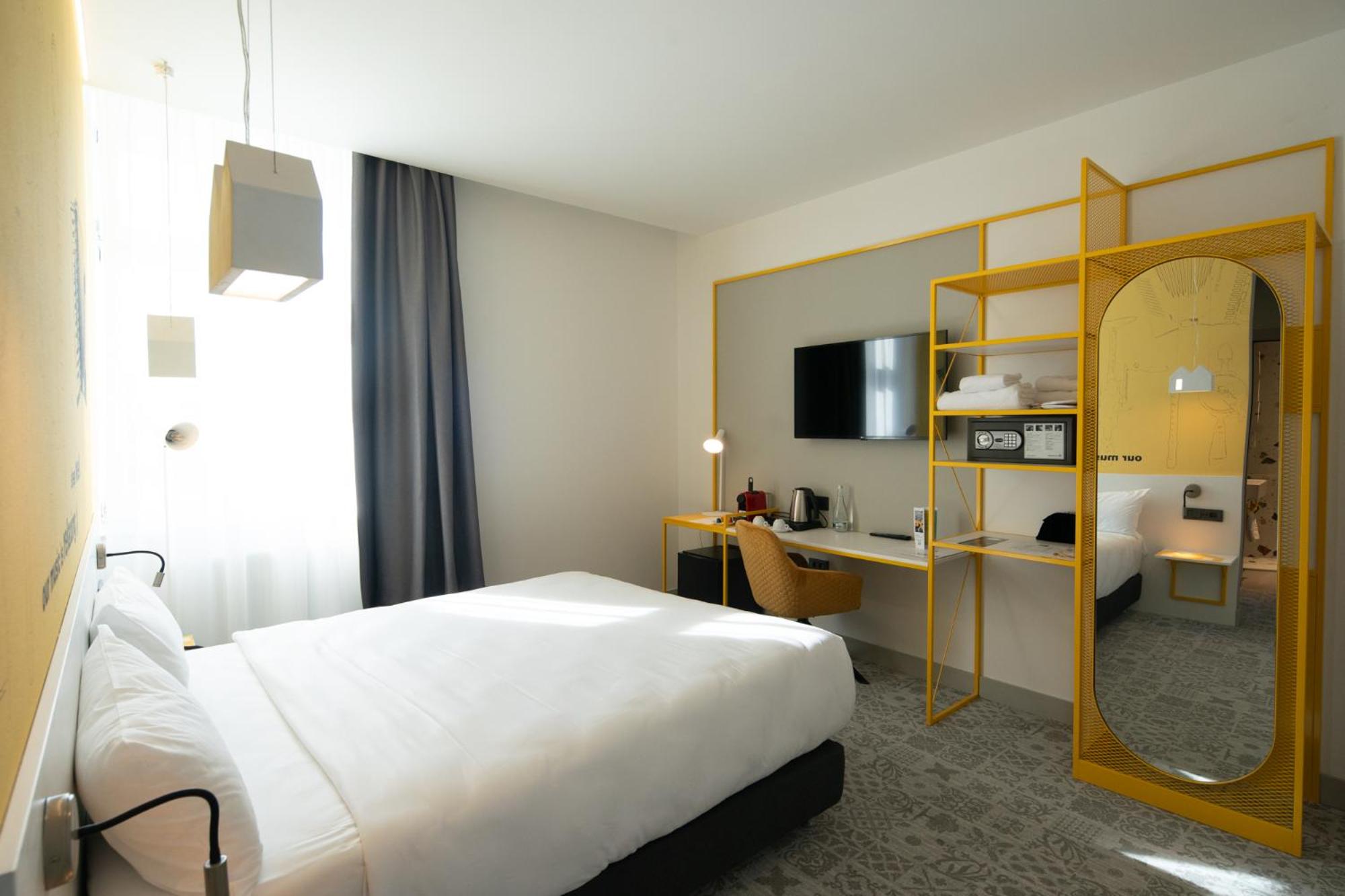 Standard Double Room - Photo 3