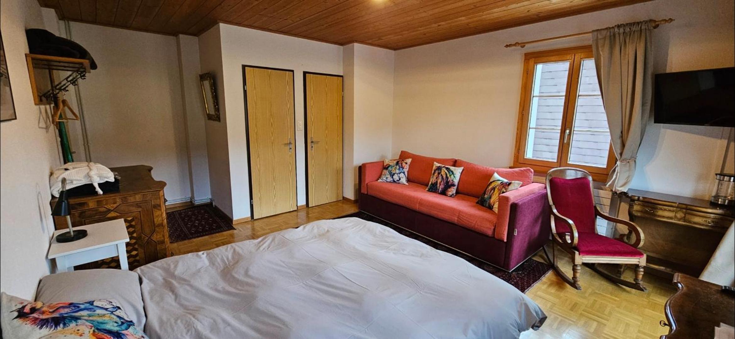 Family Room with Private Bathroom - Photo 11