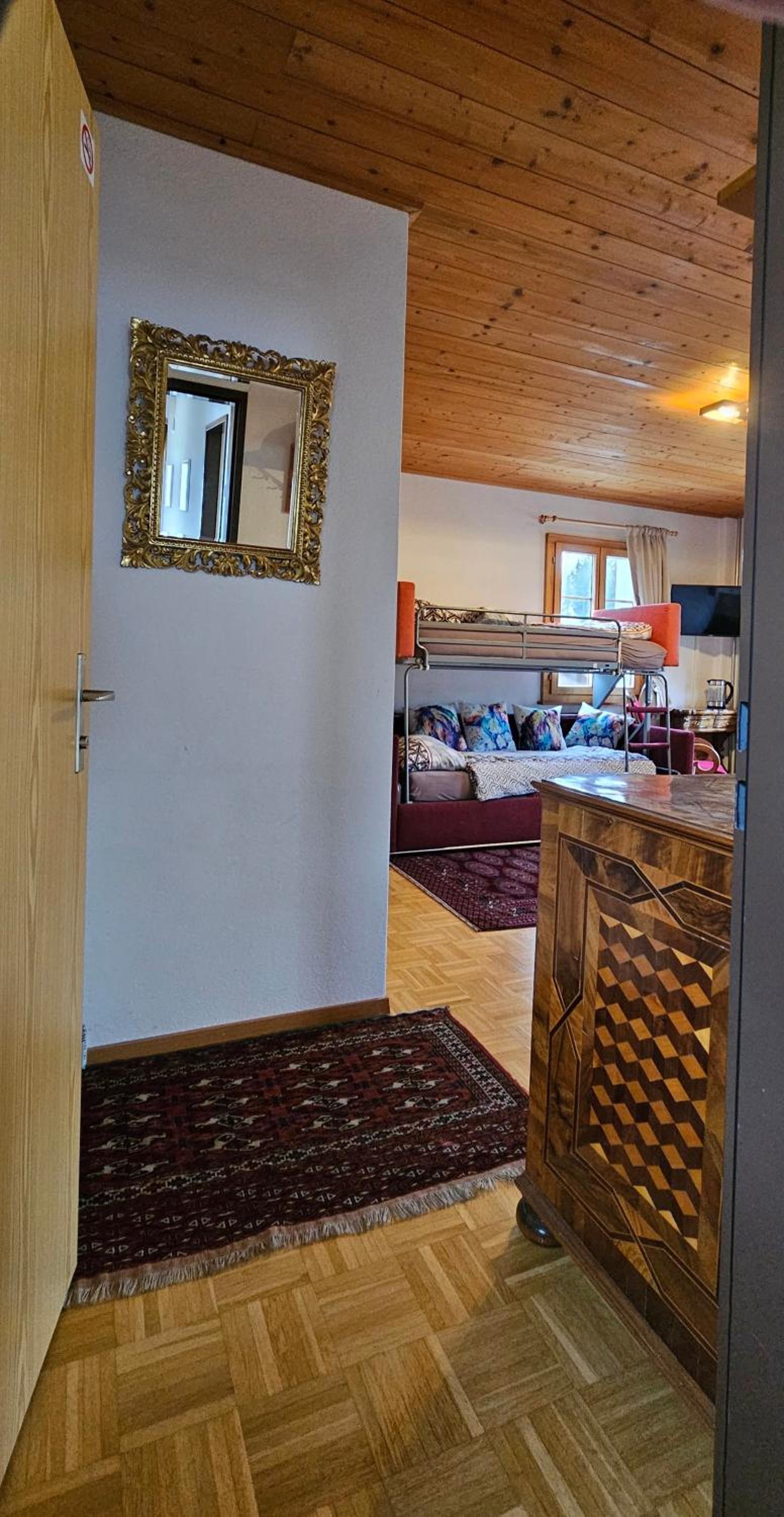 Family Room with Private Bathroom - Photo 2