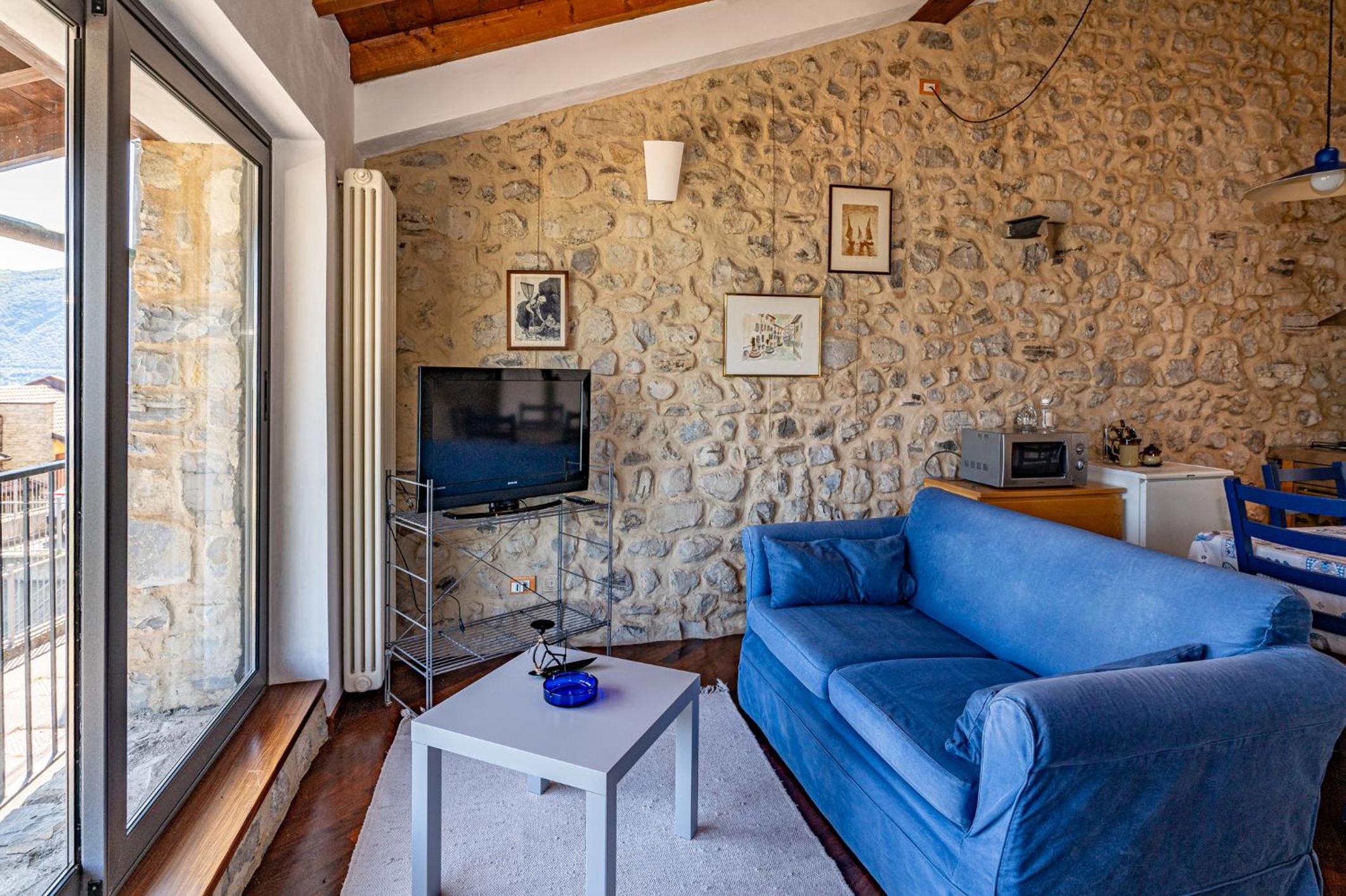 One-Bedroom House photo 2