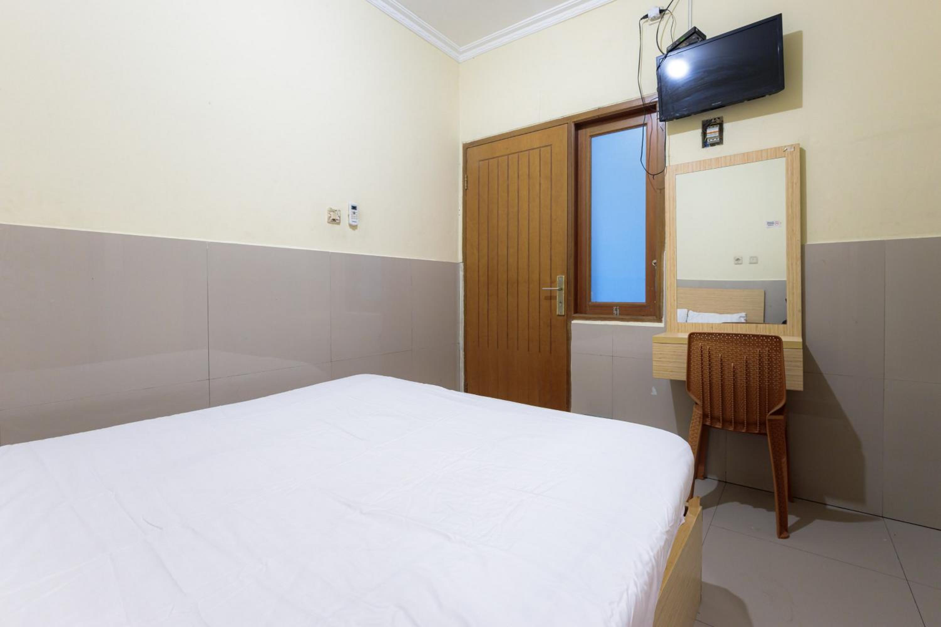 Standard Double Room - Photo 3