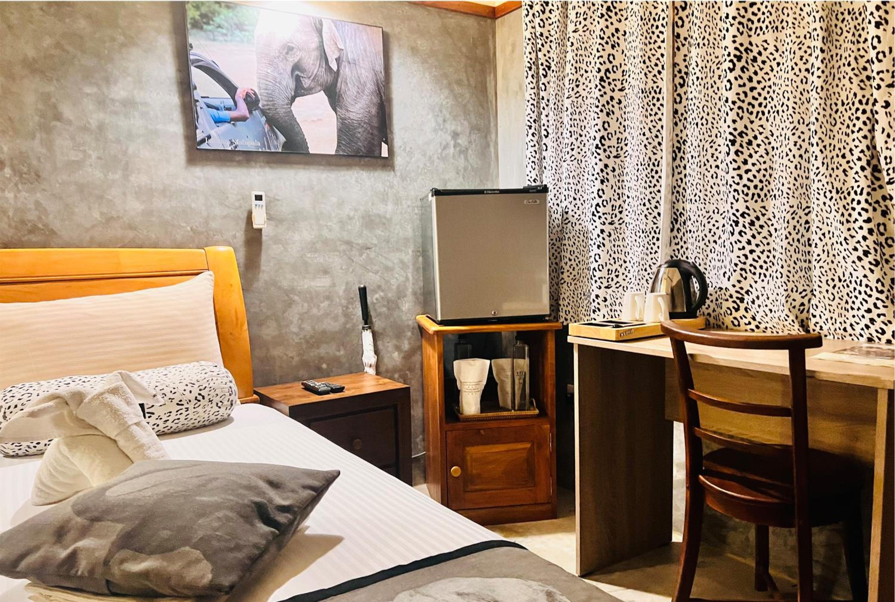 Deluxe Double Room with Balcony photo 3