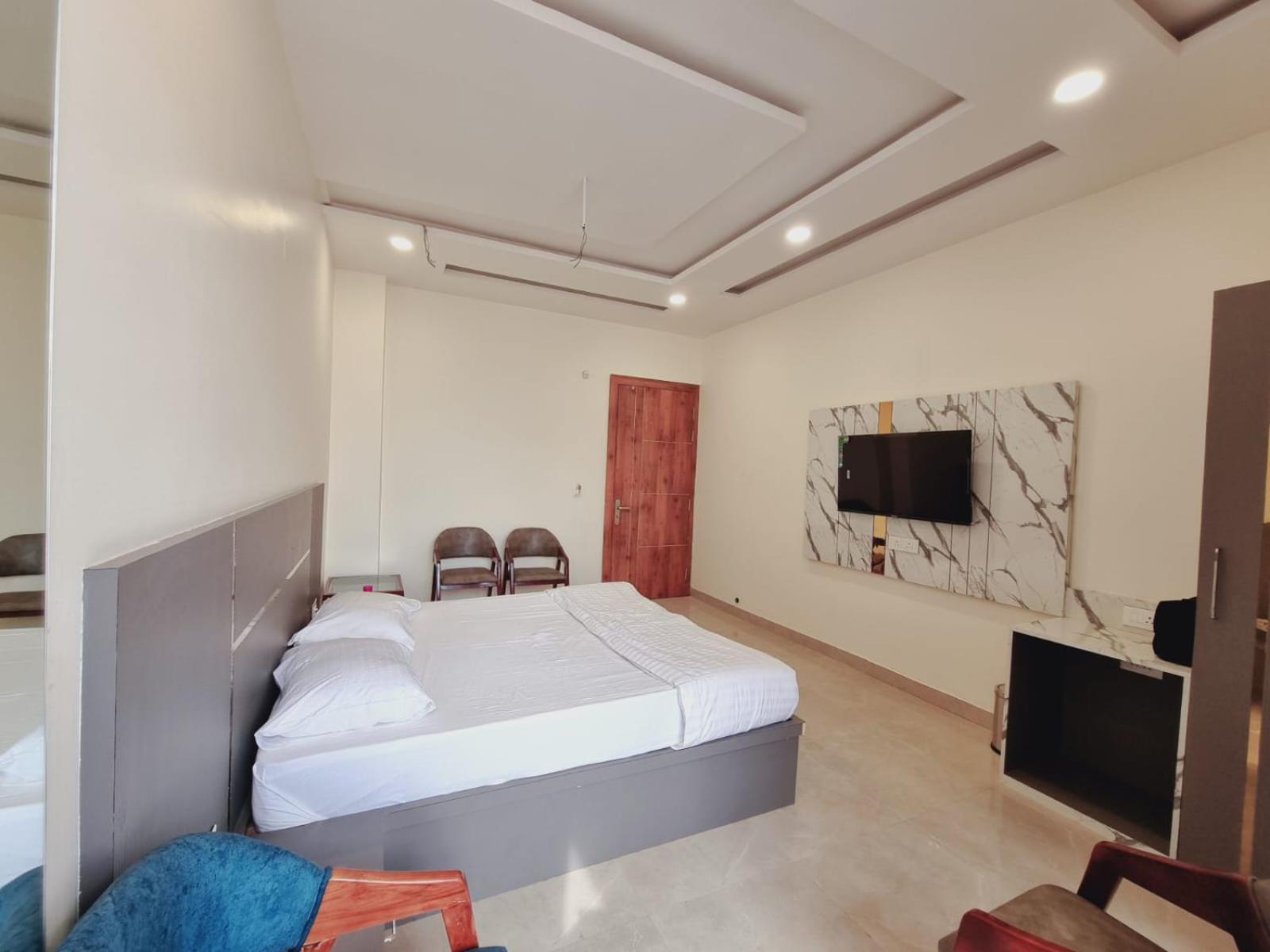 Superior King Room