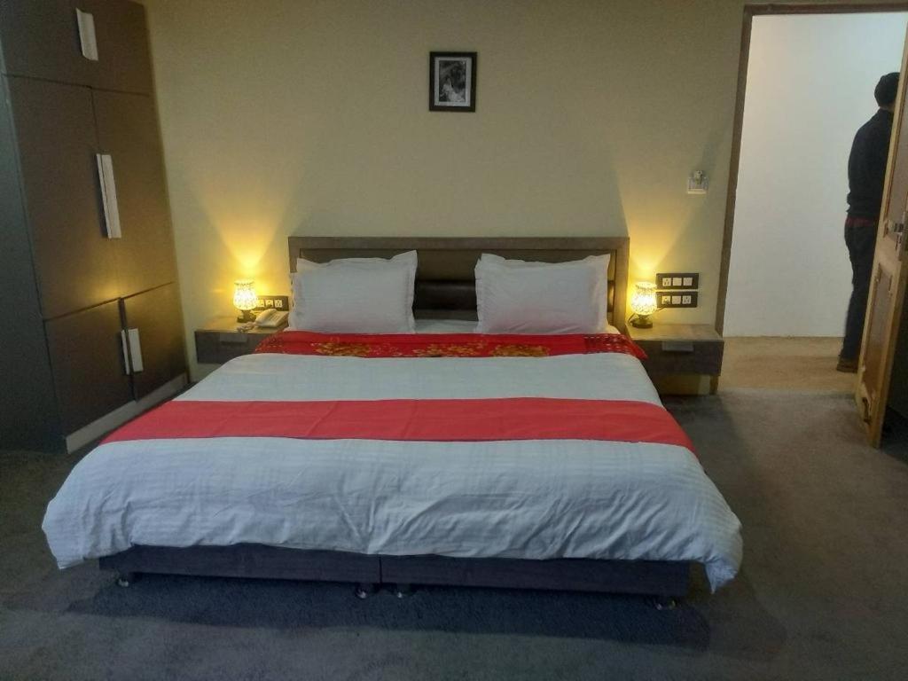 Deluxe Room - Photo 4