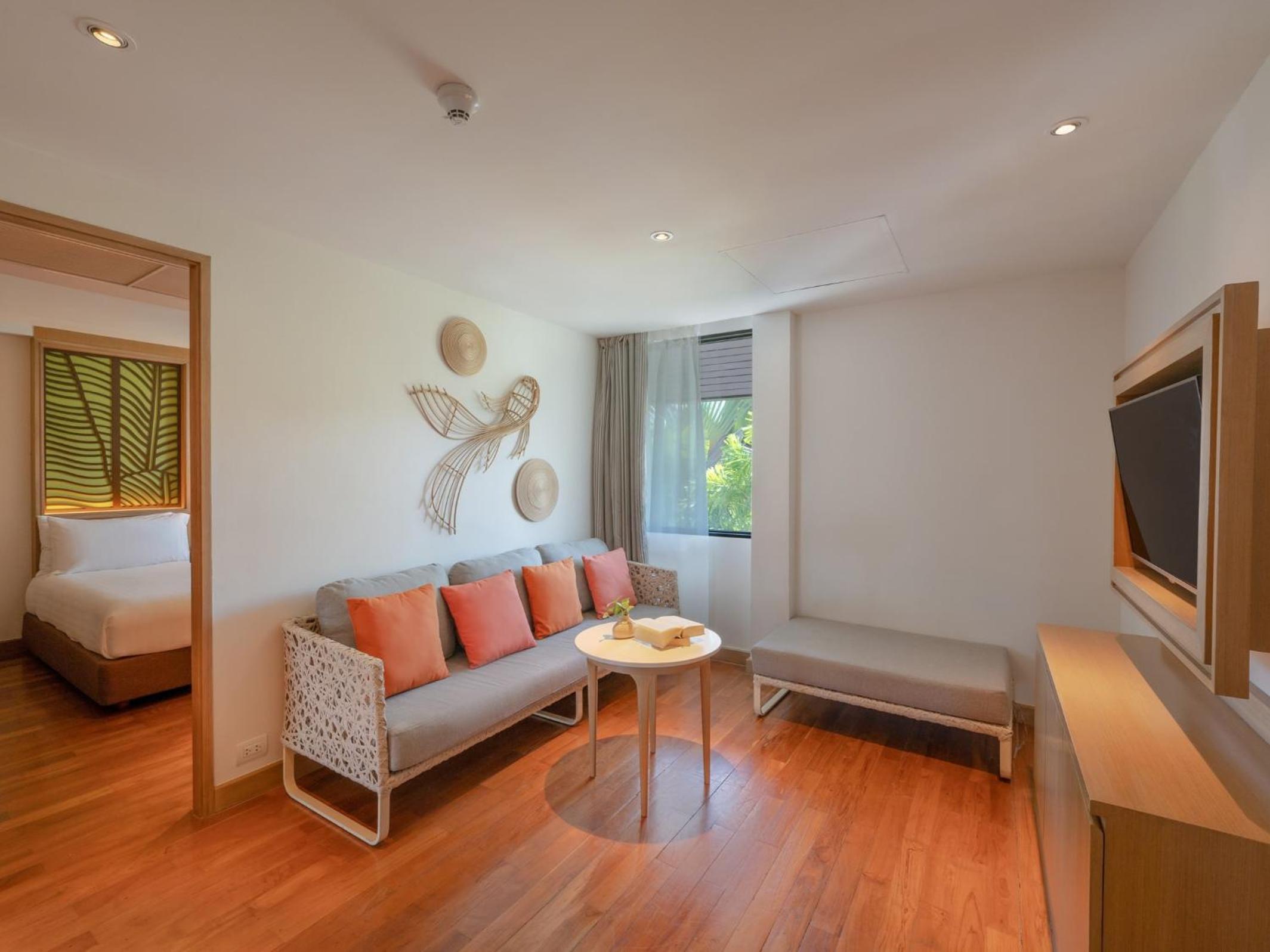 Two Bedroom Suite Pool View photo 3
