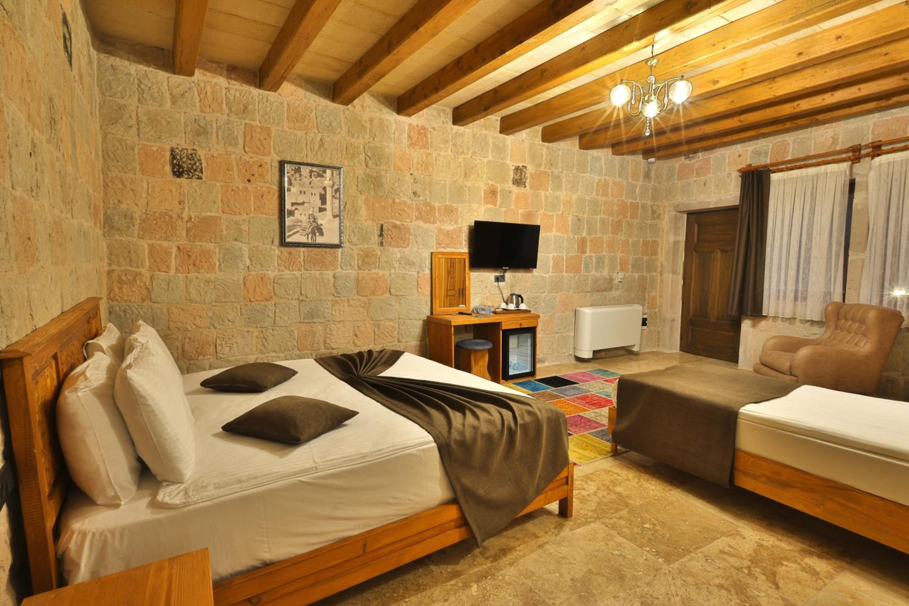 Standard Family Room - Photo 2