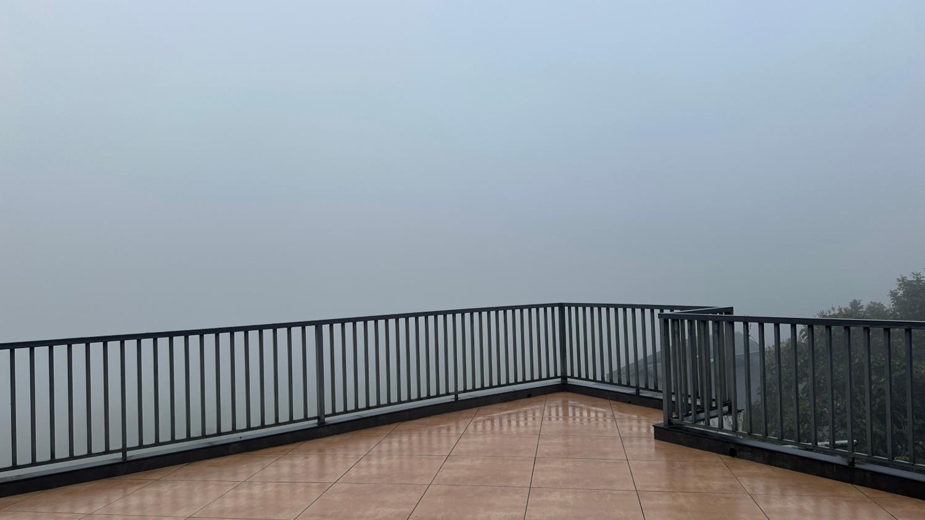 Two-Bedroom Apartment with Mountain View - Photo 32