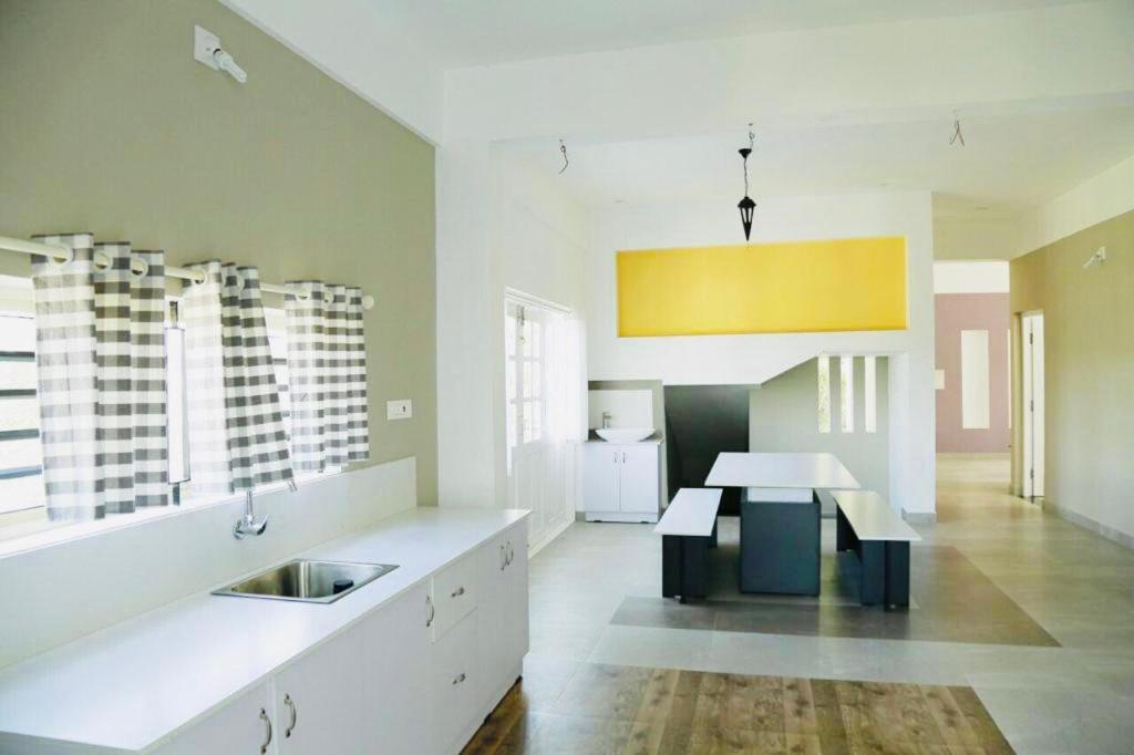 Two-Bedroom Apartment with Mountain View - Photo 33