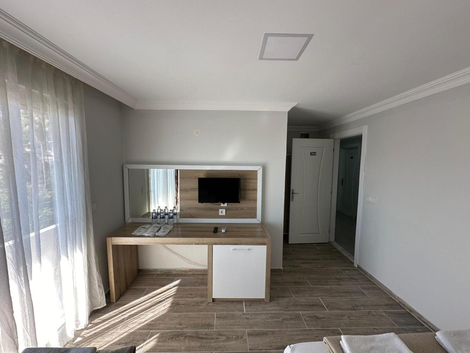 Triple Room with Balcony - Photo 4