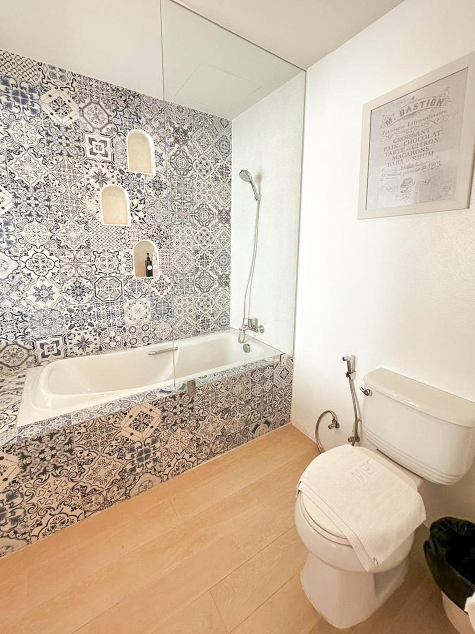 Deluxe Double Room with Bath photo 3