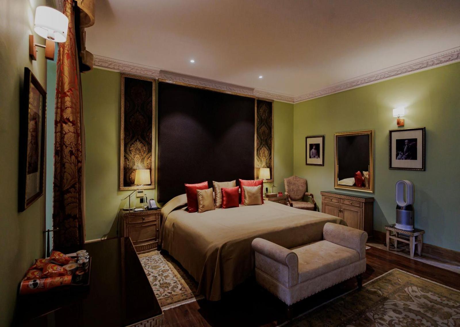 Presidential Suite: Enjoy Buffet Breakfast, Wifi, Welcome Drink upon arrival, Early Check in & Late Check out – subject to availability