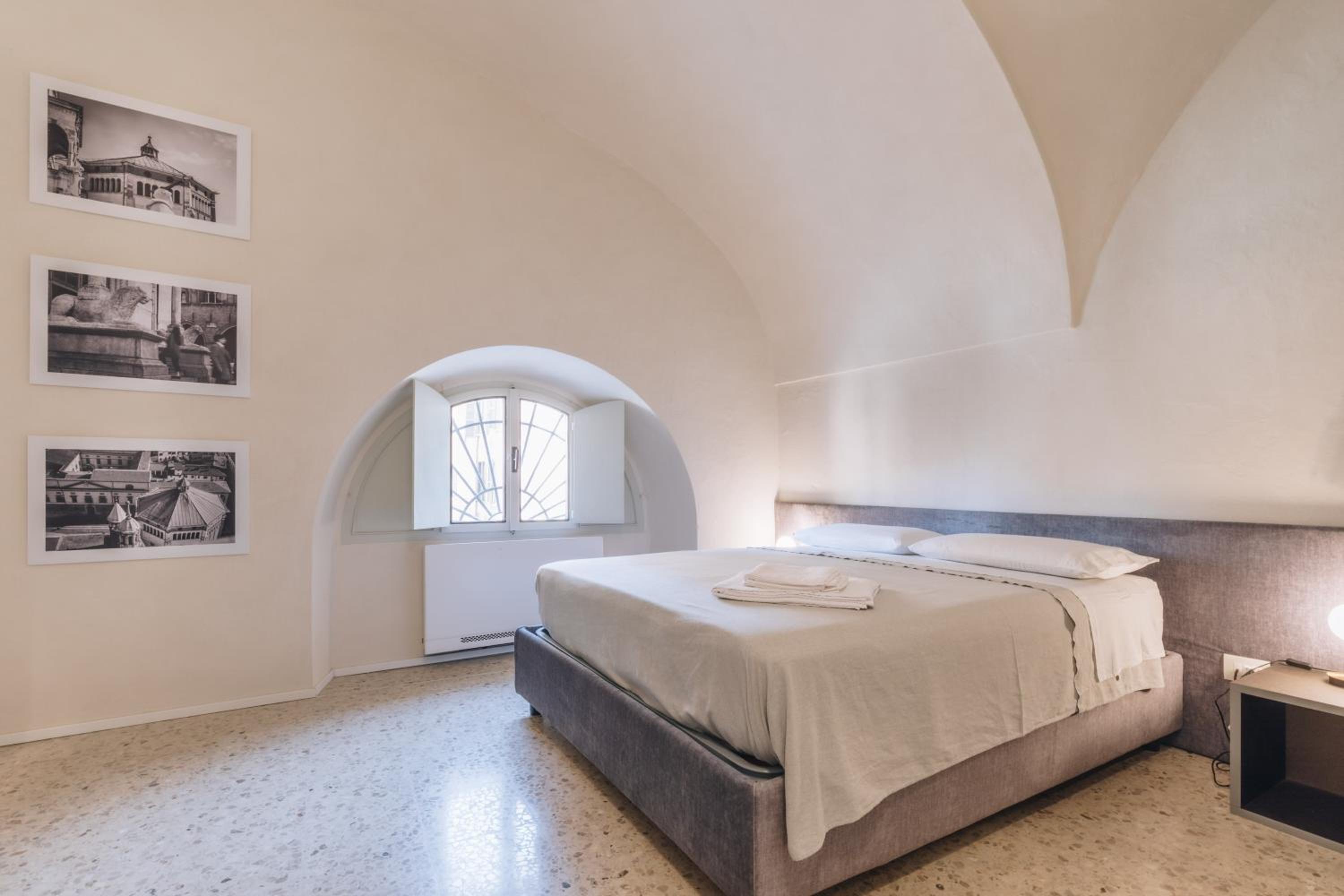 Large Double Room photo 1
