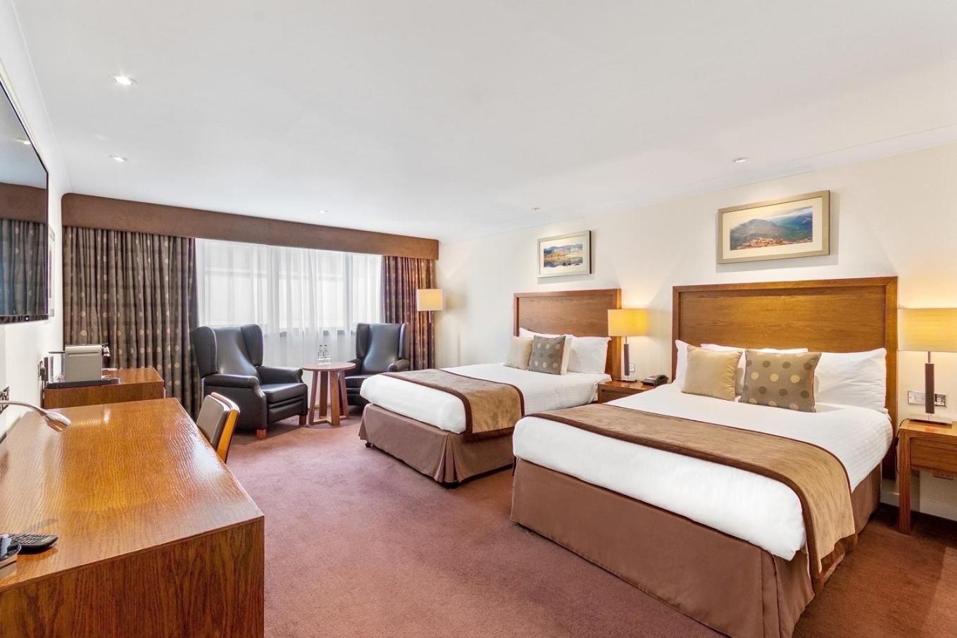 Executive Double Room with Two Double Beds - Photo 1