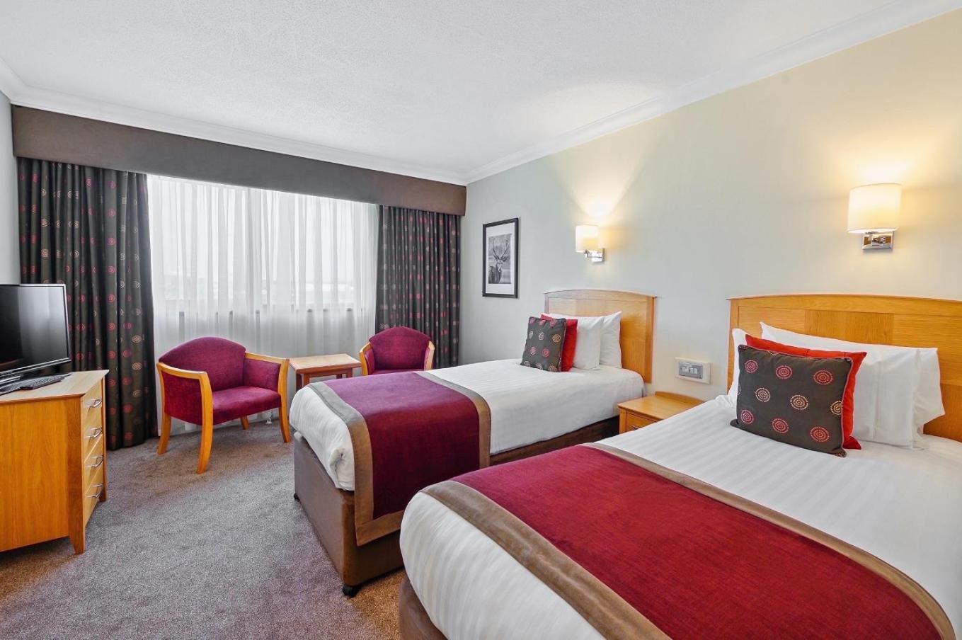 Standard Twin Room - Photo 1