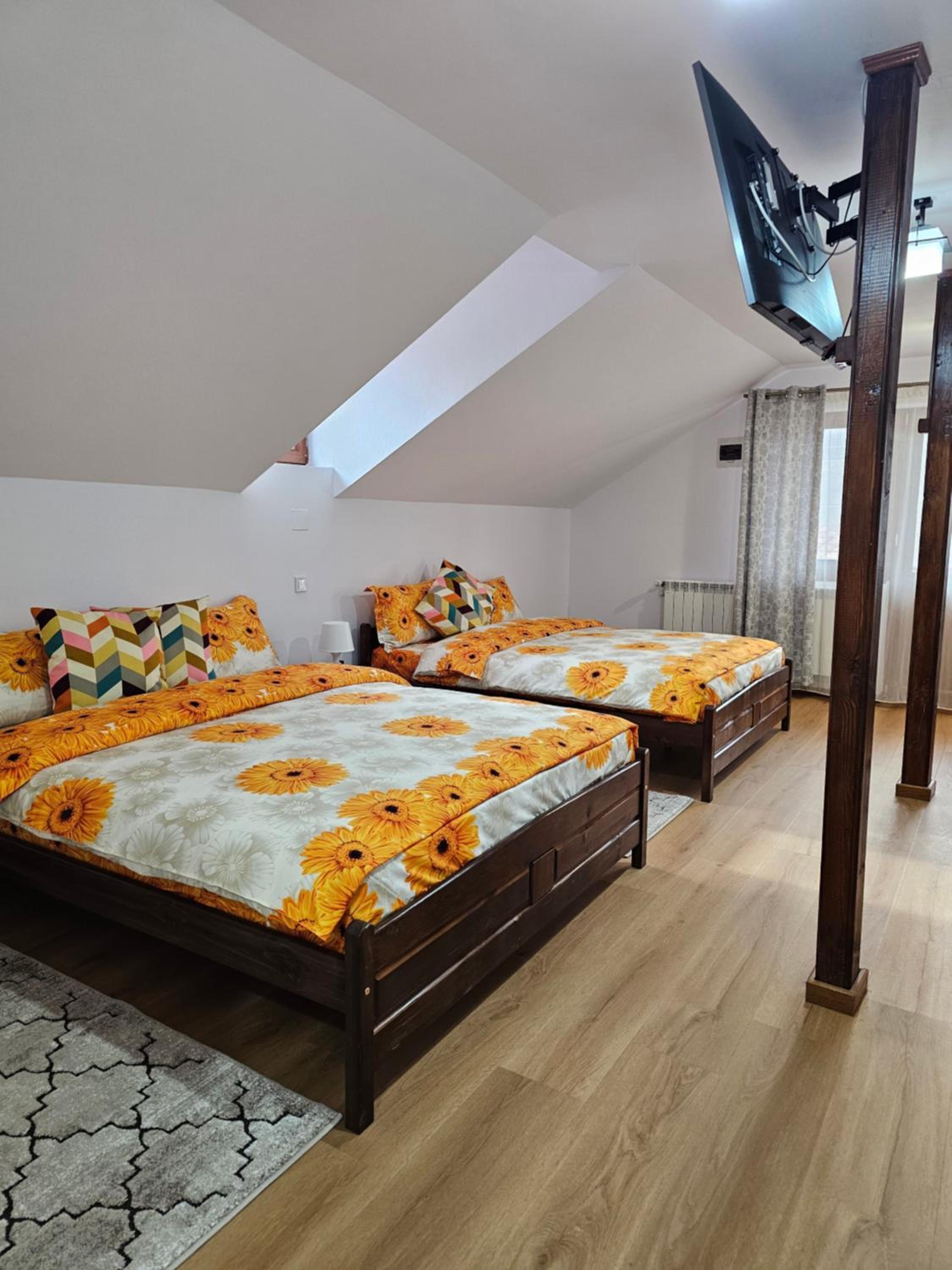Deluxe Queen Room with Two Queen Beds - Photo 2