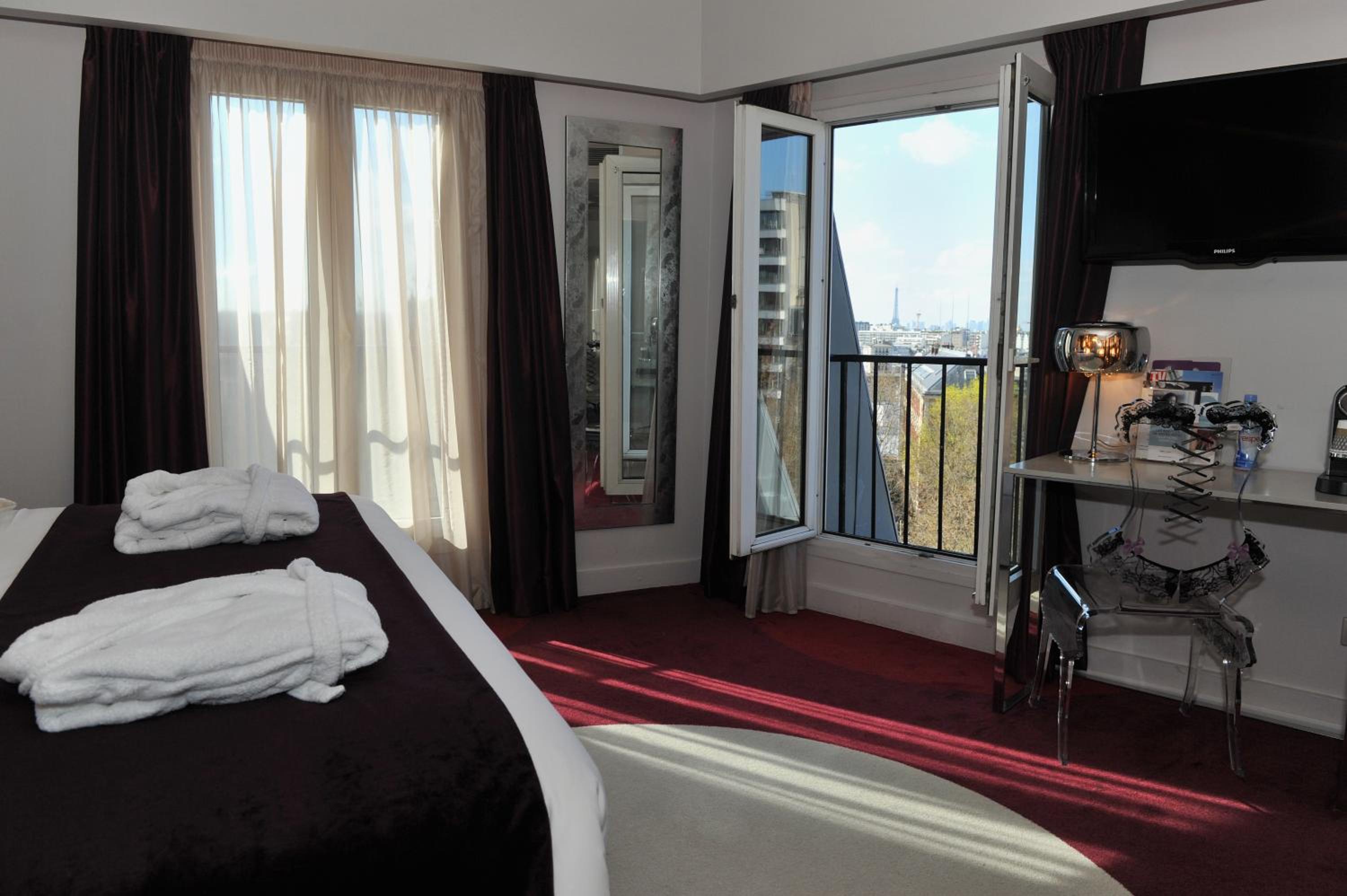 Privilege Room with One Double Bed and View