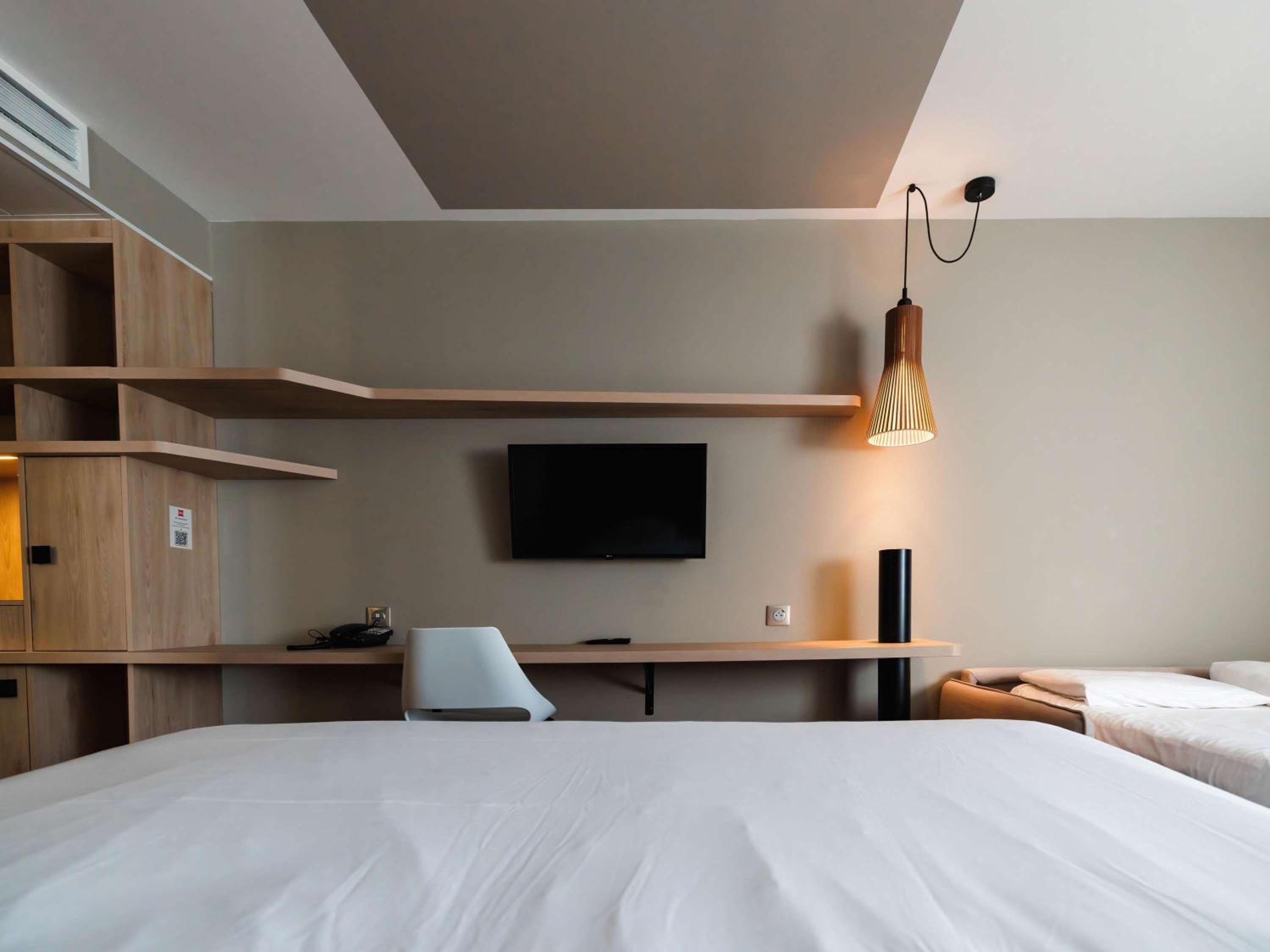 Standard Double Room with Sofa - Photo 10