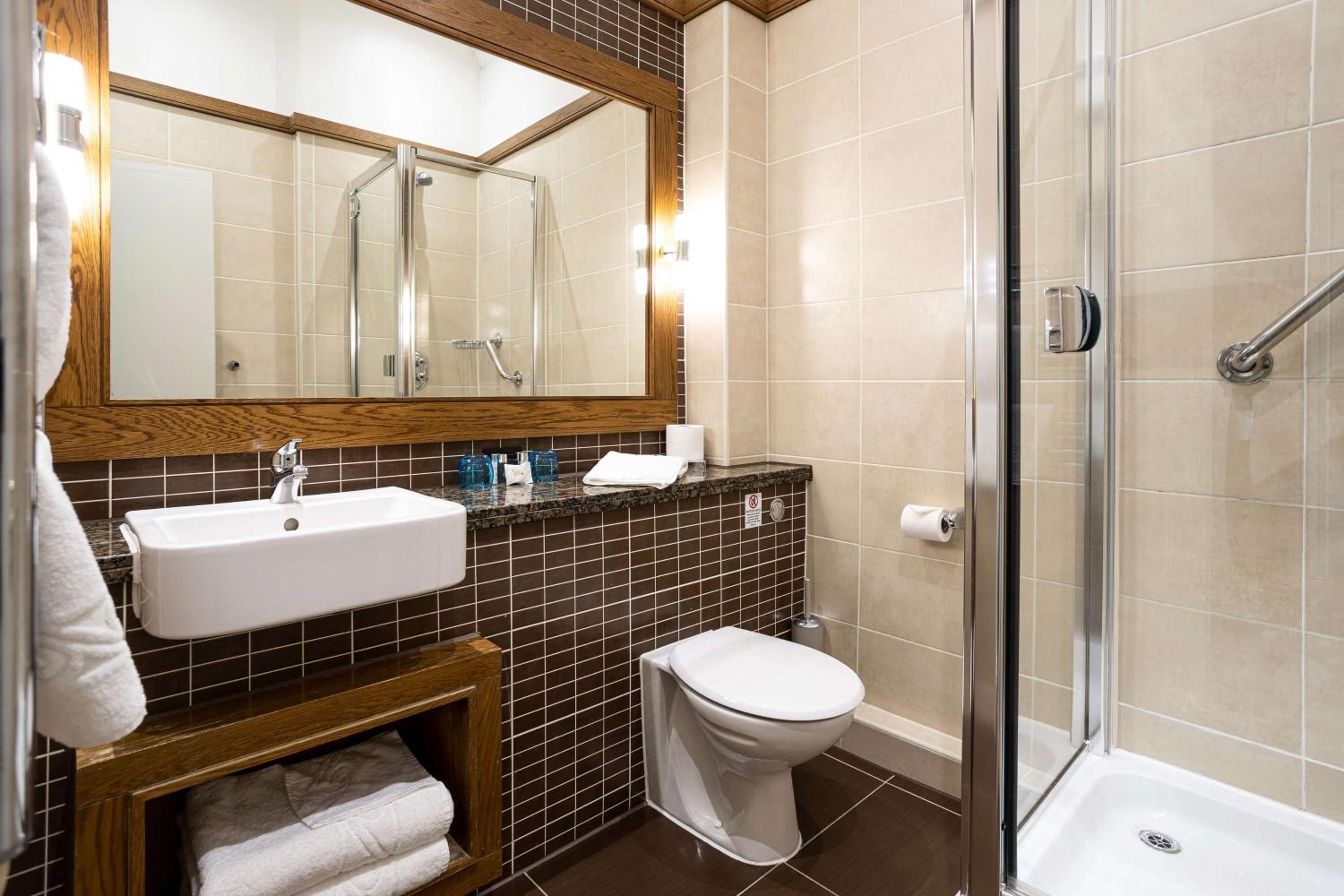 Standard Double Room - Photo 3